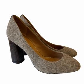 Shoes Designer By Coach In Beige, Size:10 Nature Walk Handcrafted Detailing