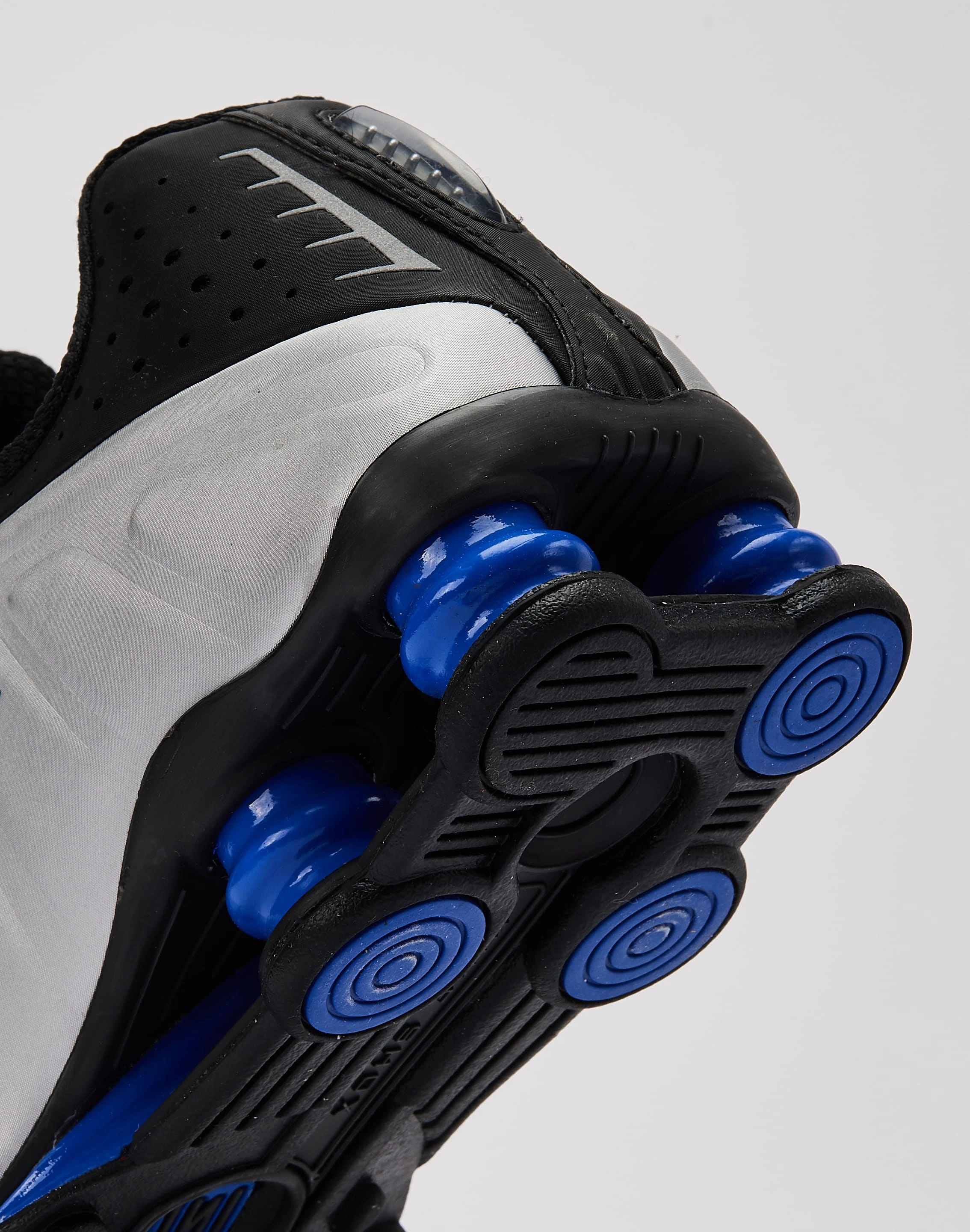 Nike Shox R4 all - terrain - feature shoes compression socks