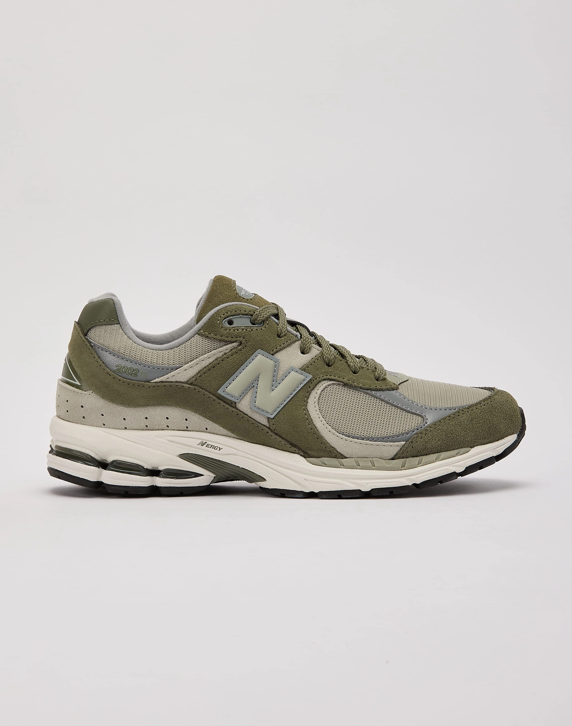 New Balance 2002R Hydrophobic Upper Material gym compatibility