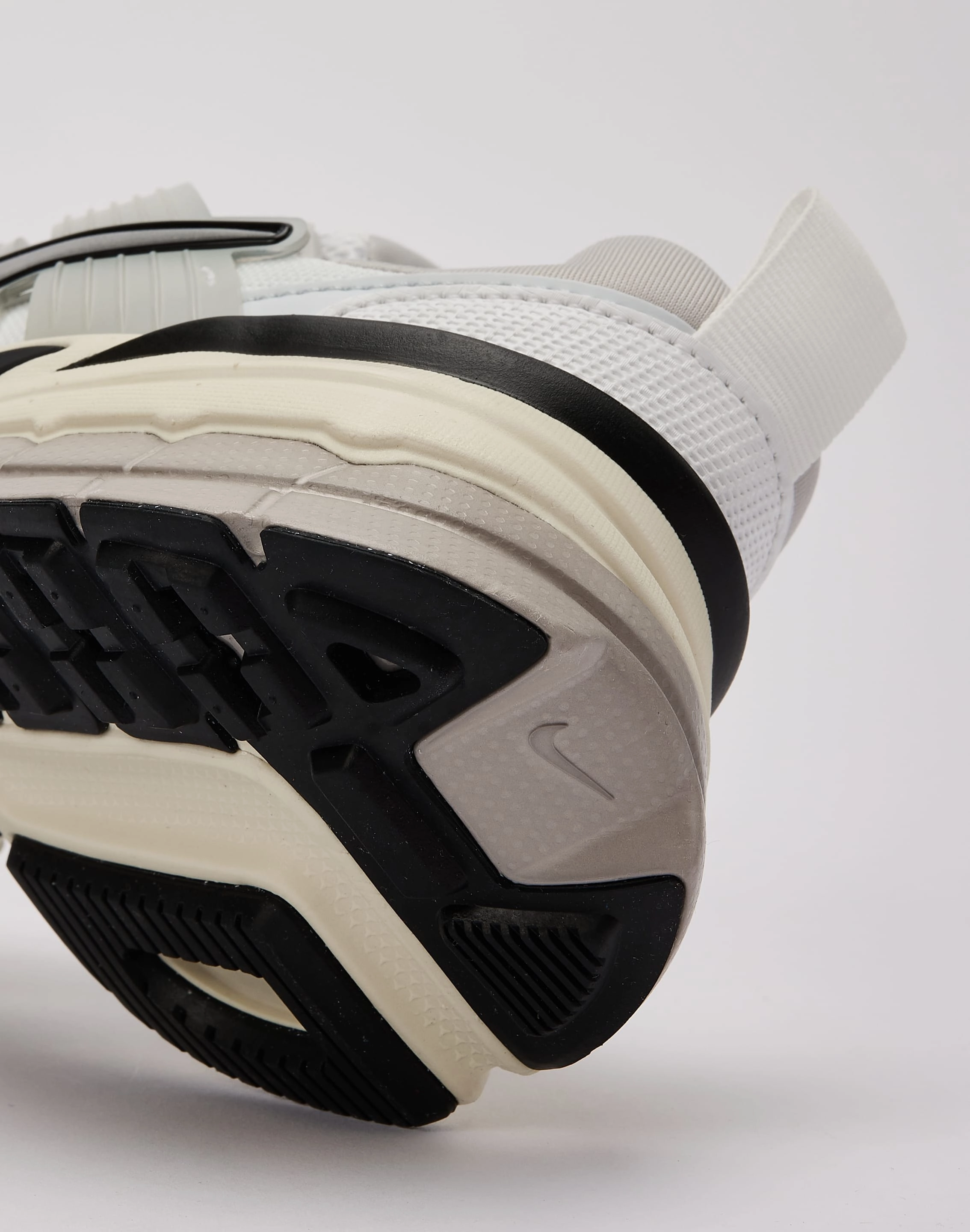 road running shoe alternative Nike V2K Run