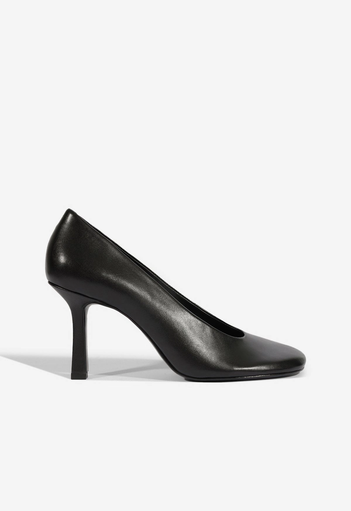 Balanced Heel Counter Brigitte Leather Pump