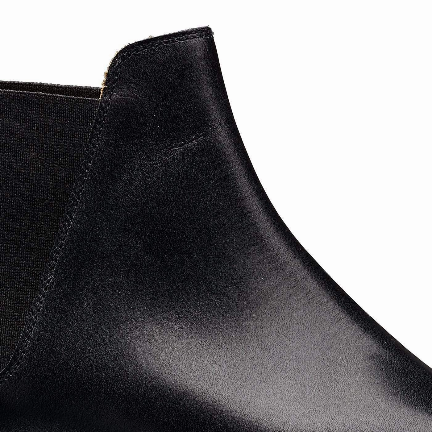 Chelsea 8 Black Wax Calf subtle style Low Profile Adventure Journey