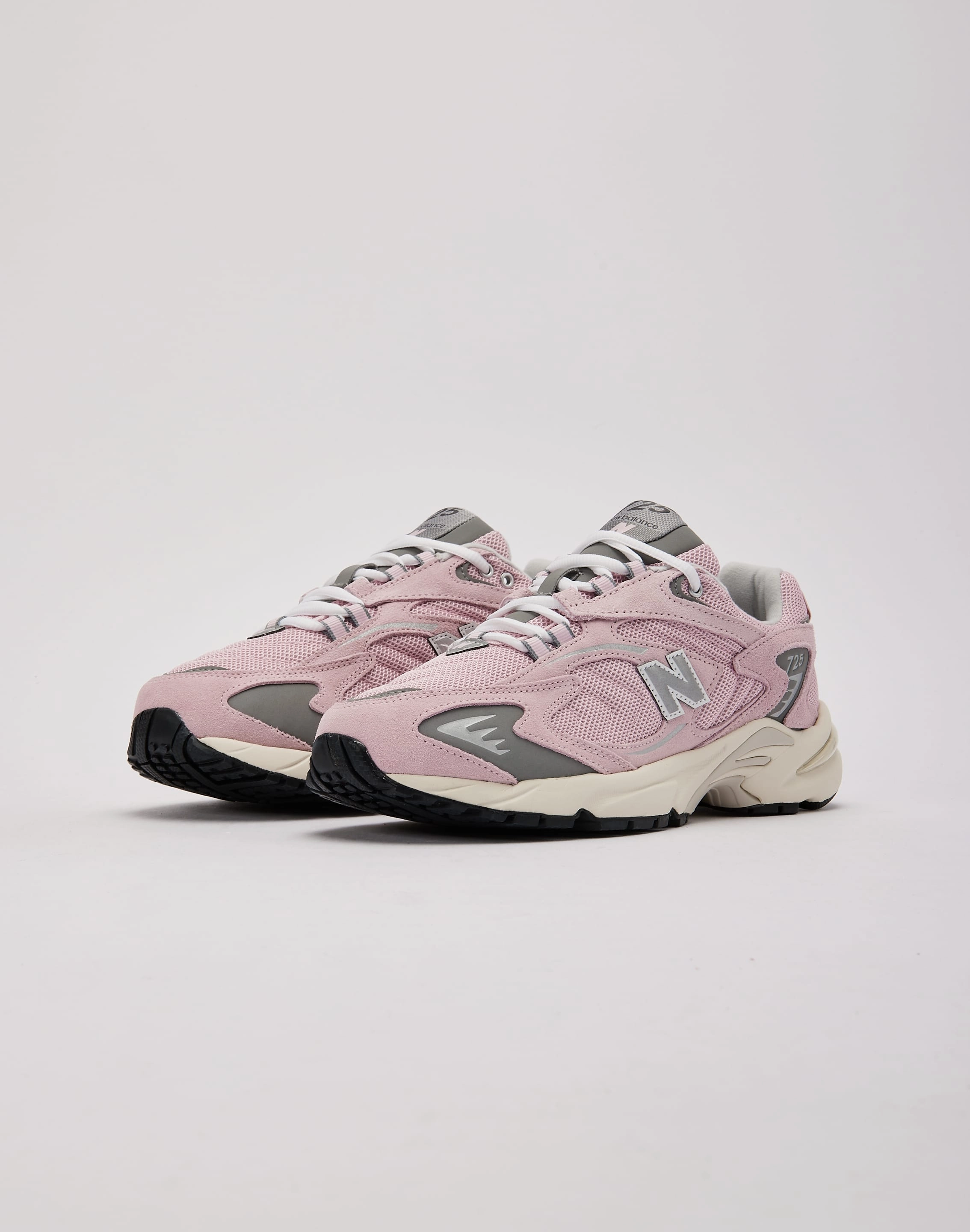 running for a way to stay free New Balance 725v1