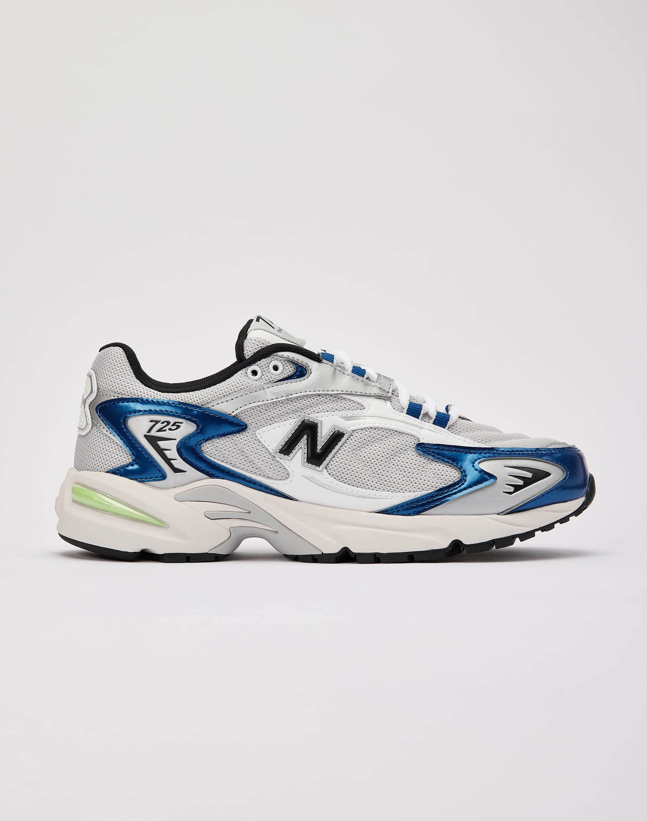 New Balance 725v1 Reflective details traction - technology