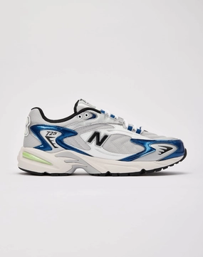 New Balance 725v1 Reflective details traction - technology