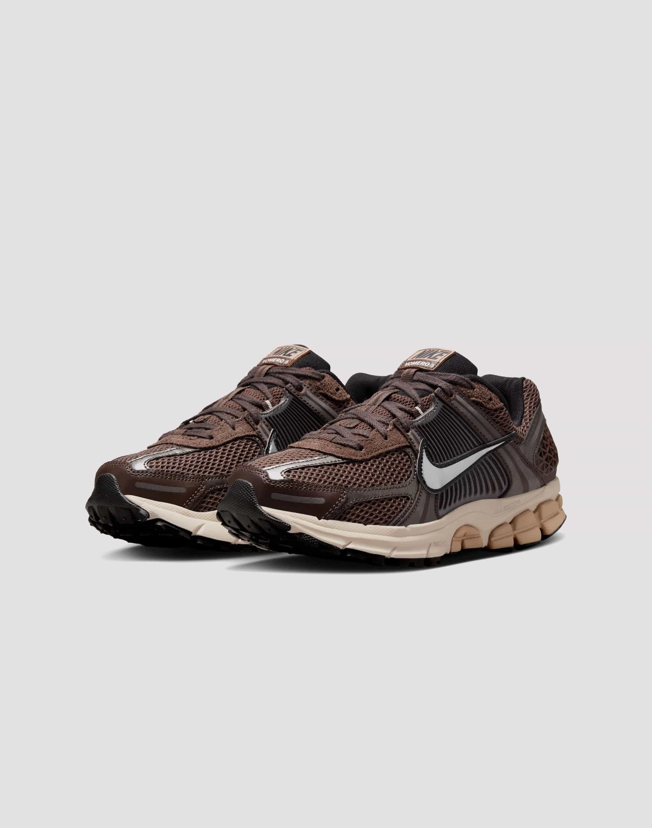 Nike Zoom Vomero 5 "Baroque Brown/Chrome/Lt Orewood Brn/Hemp" elastic band shoes EVA Midsole Technology