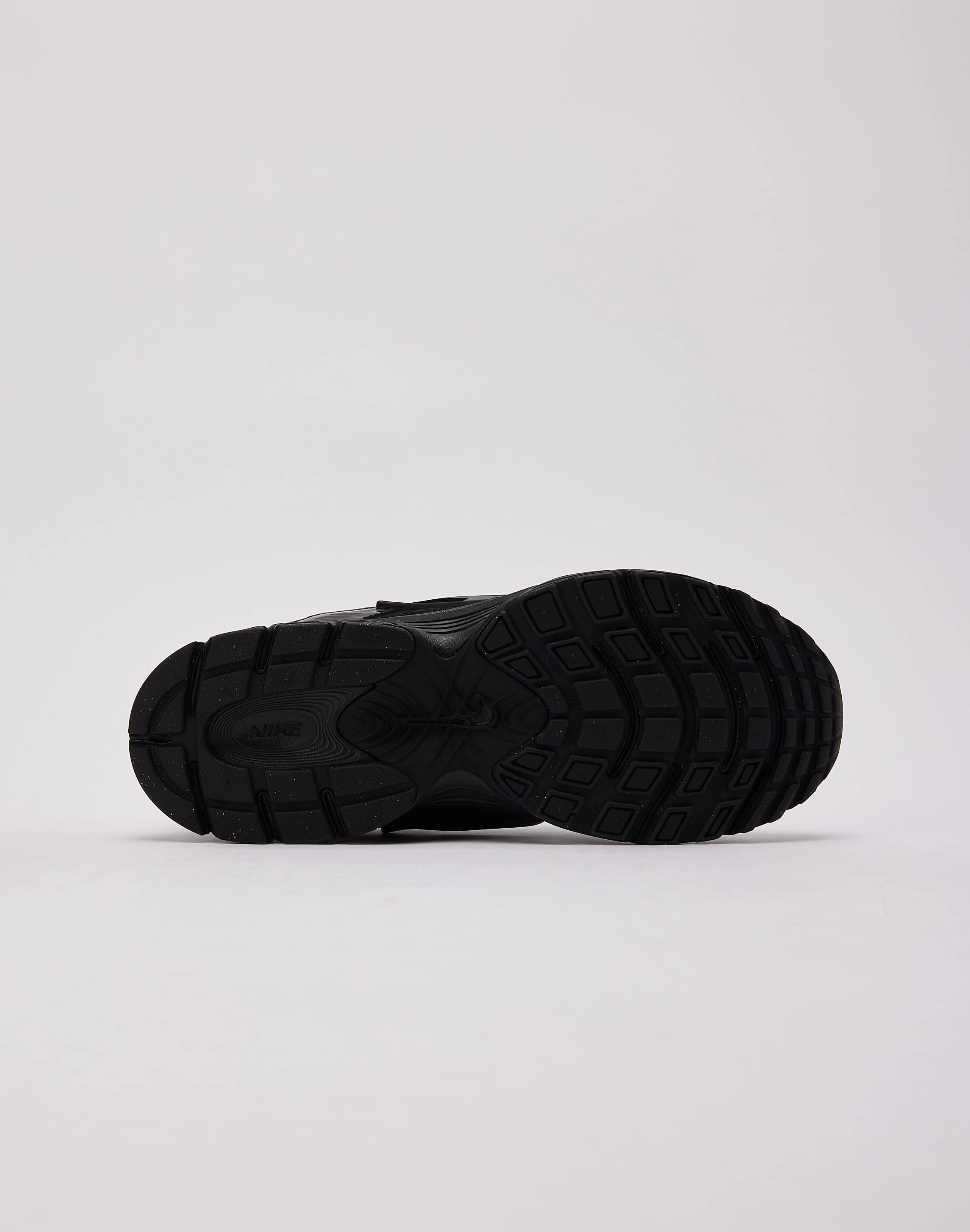 High Traction Pattern Mid - range Nike V5 RNR