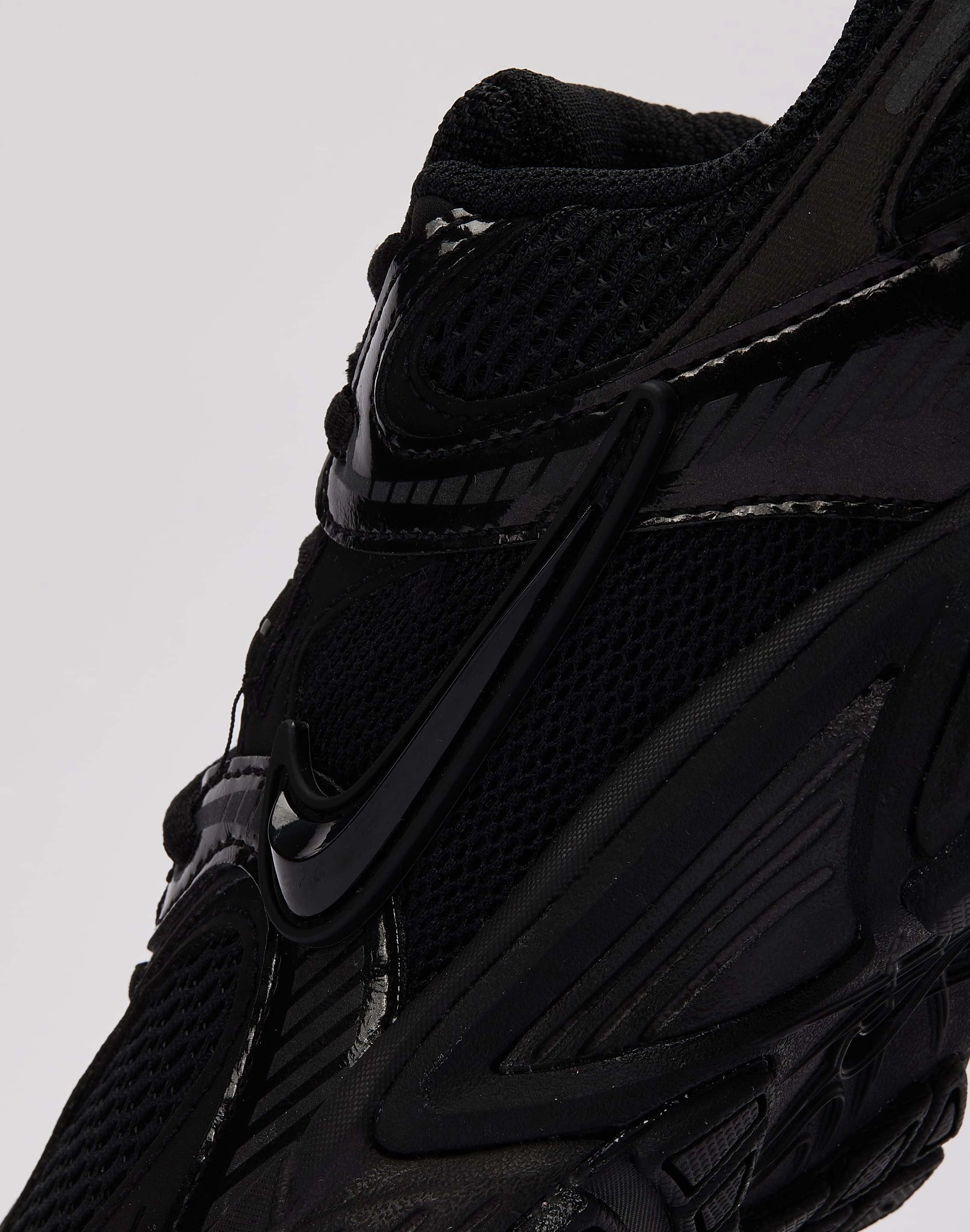 Nike V5 RNR Hyperboloid Structure Night Run