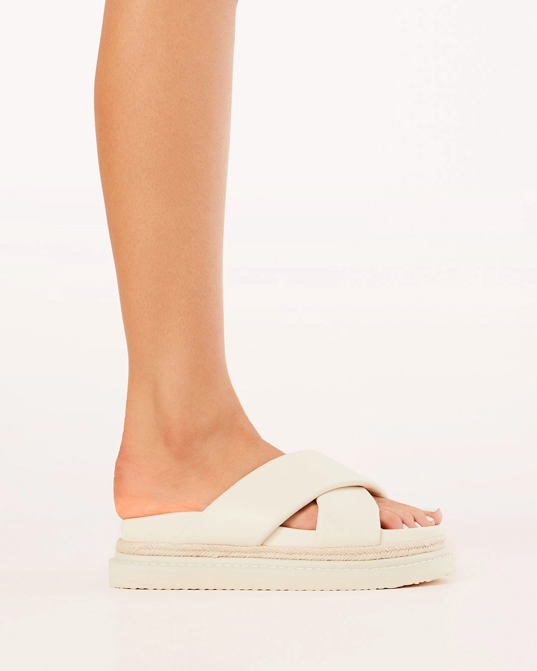 ARABEL WIDE FIT - BONE Kind Day All-Season Style