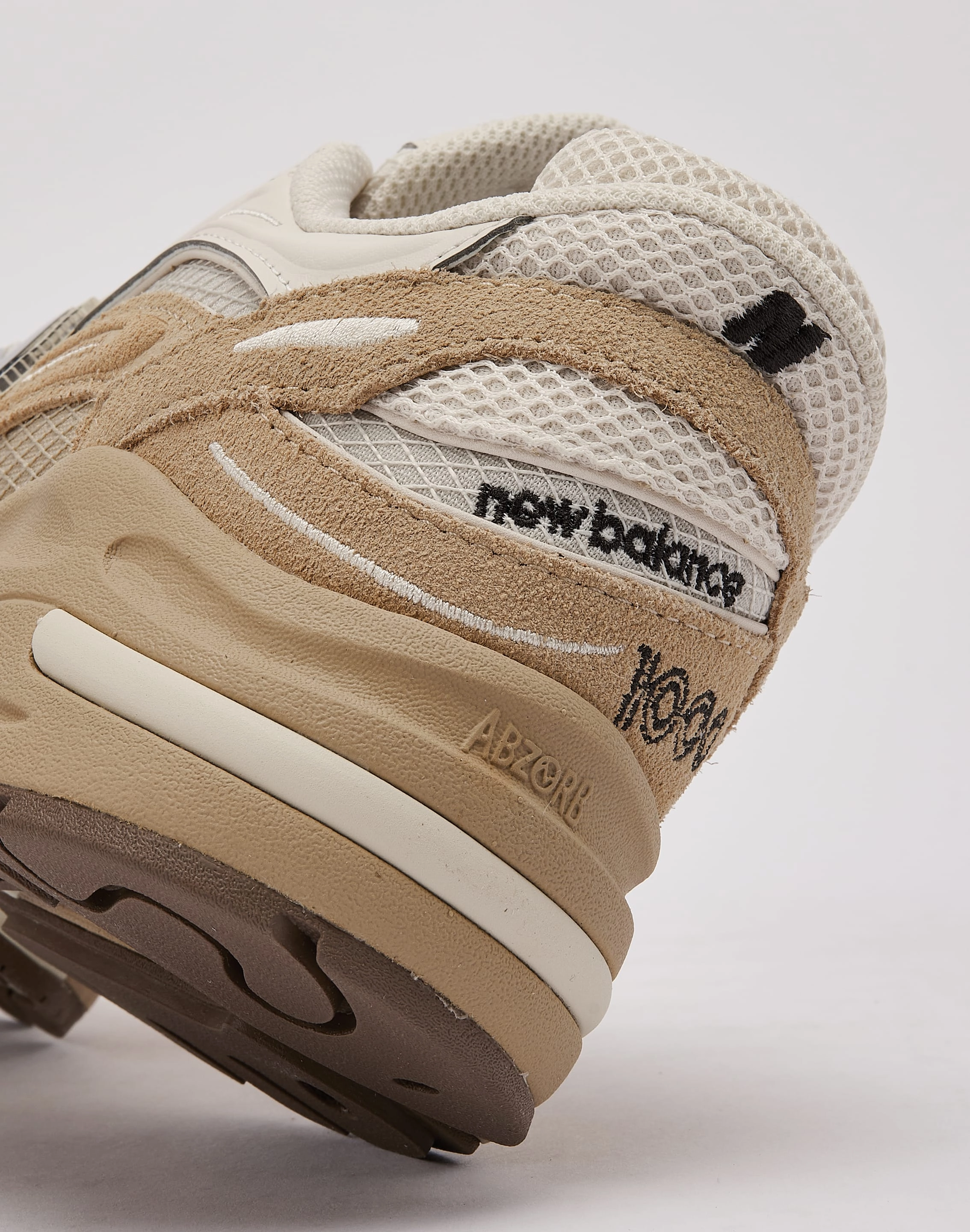 Endurance Boost gym running shoe scenario New Balance 1000