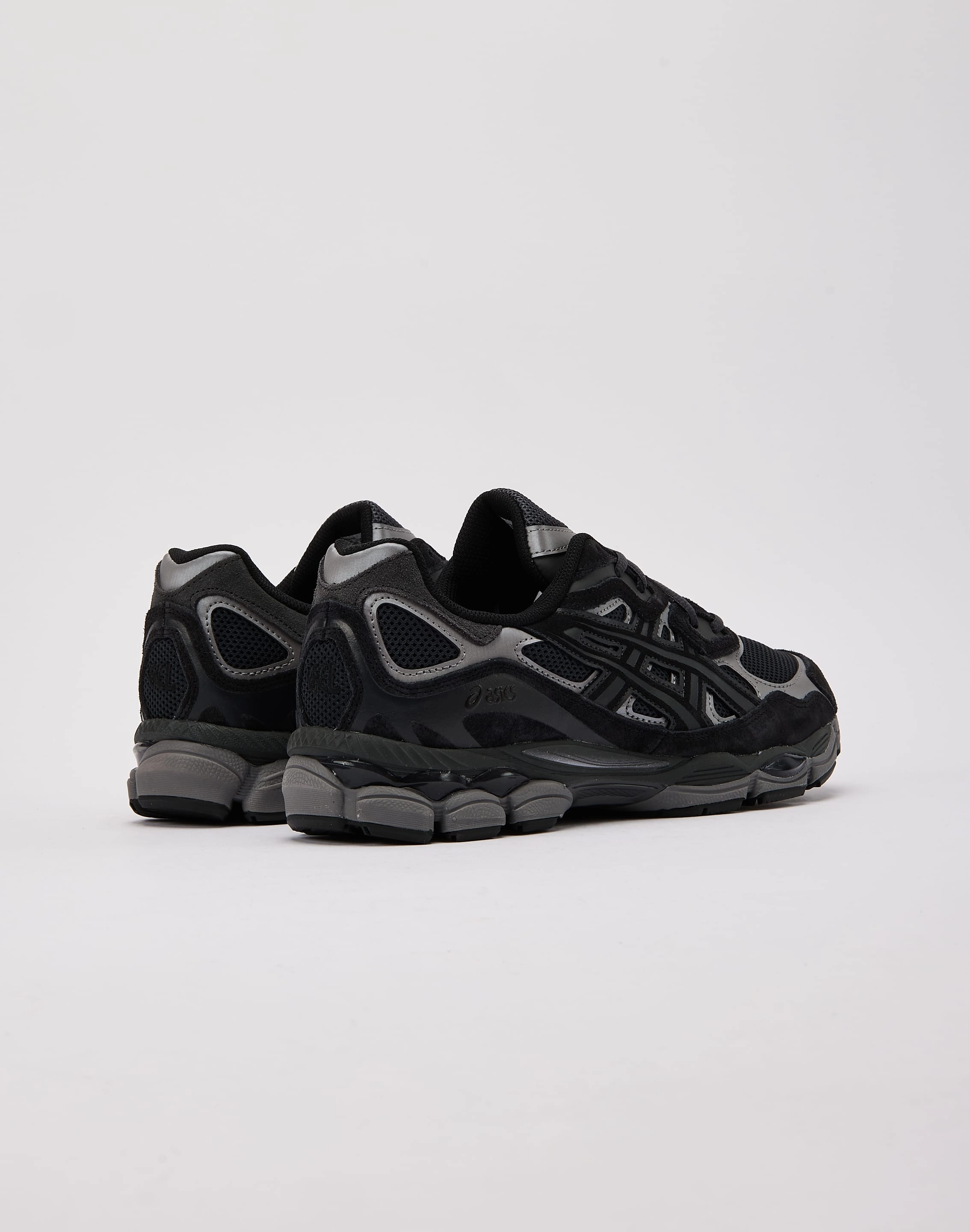 traction - enhanced sole shoes Geometric Flex Grooves Asics GEL-NYC