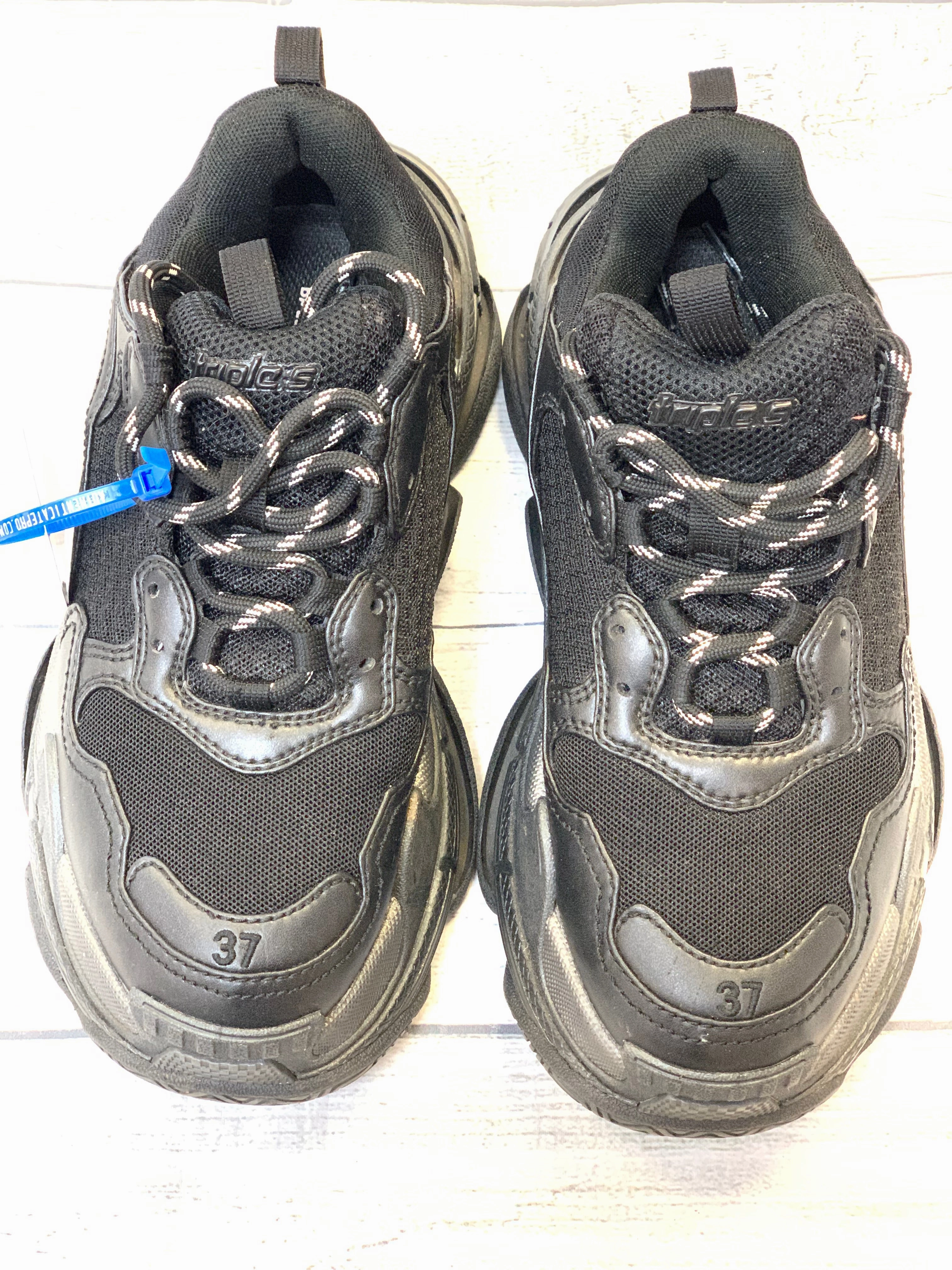 Mesh Wear Resistant Outsole Black Shoes Designer Balenciaga, Size 7