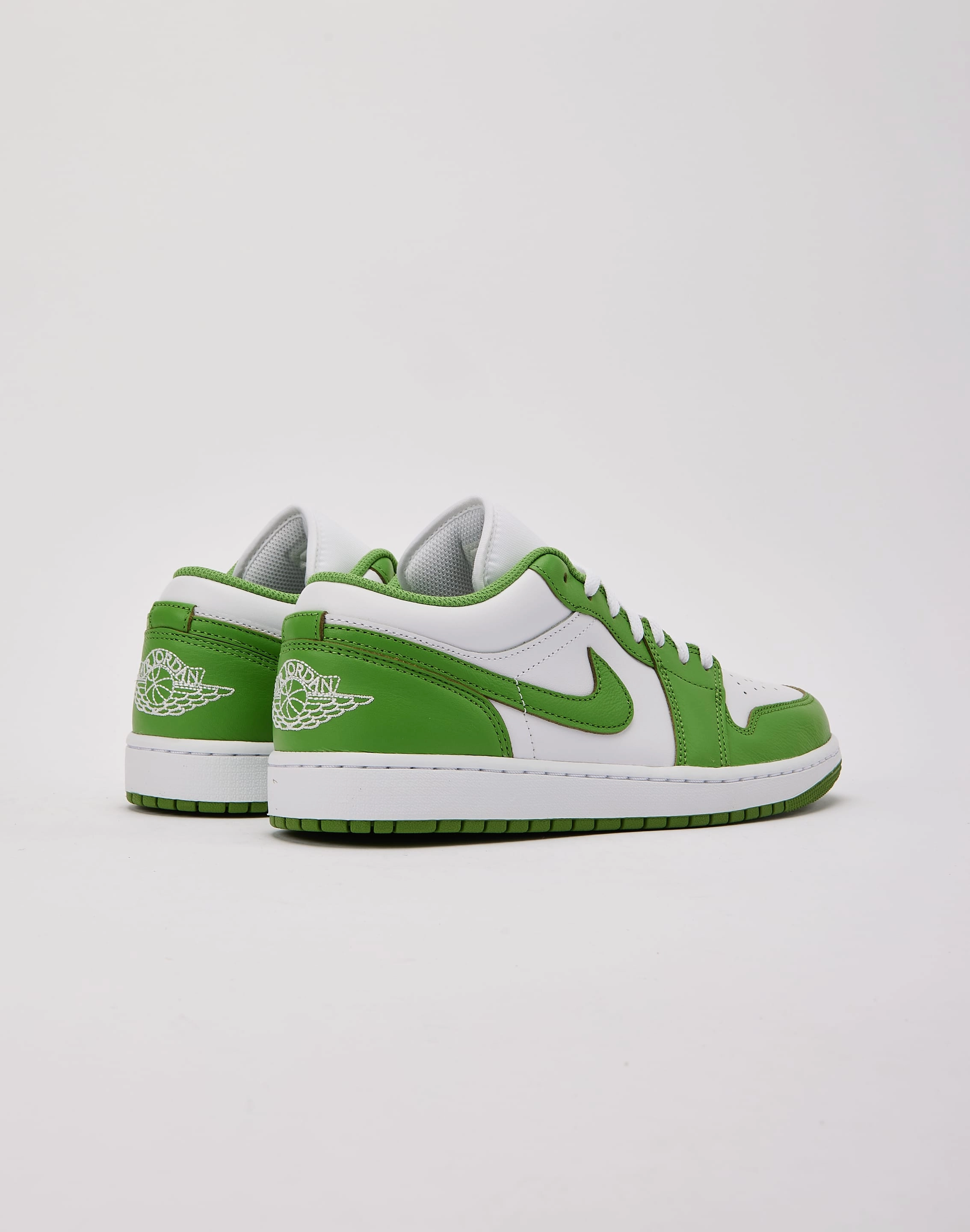 Jordan Air Jordan 1 Low SE Minimalist Aesthetic Design Wide Toe Box Option