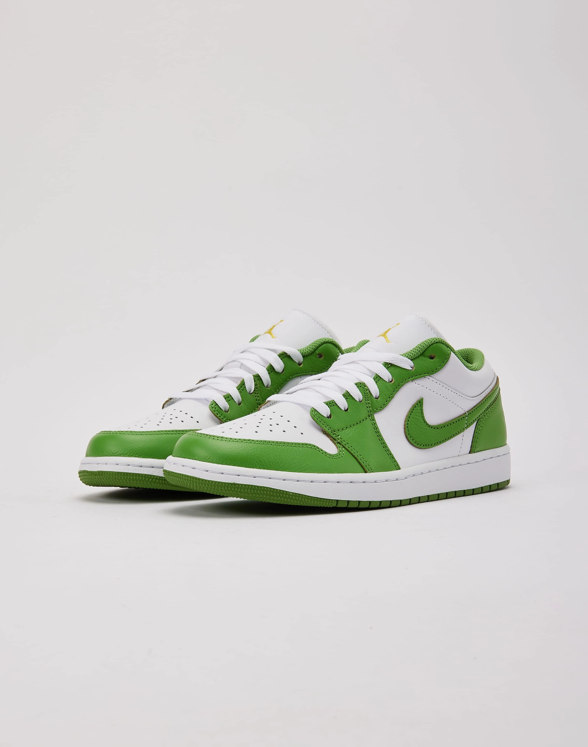 Runway Glow Sweat Resistant Urban Stroll Jordan Air Jordan 1 Low SE