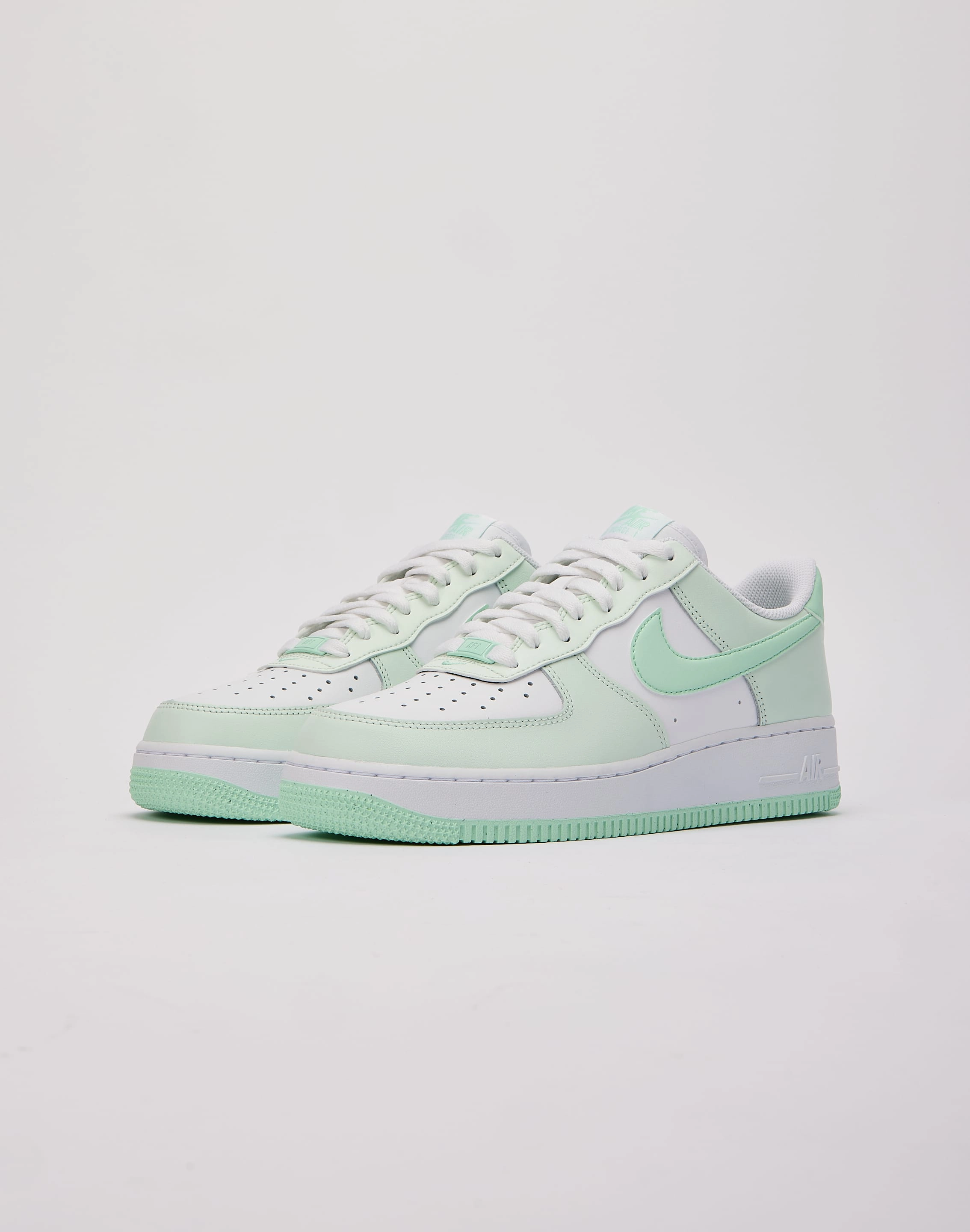 Supportive Core Office Workers Nike Air Force 1 Low '07