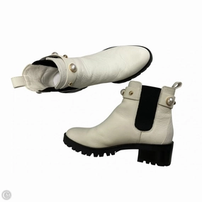 Boots Designer By Karl Lagerfeld In White, Size: 9 Toe box