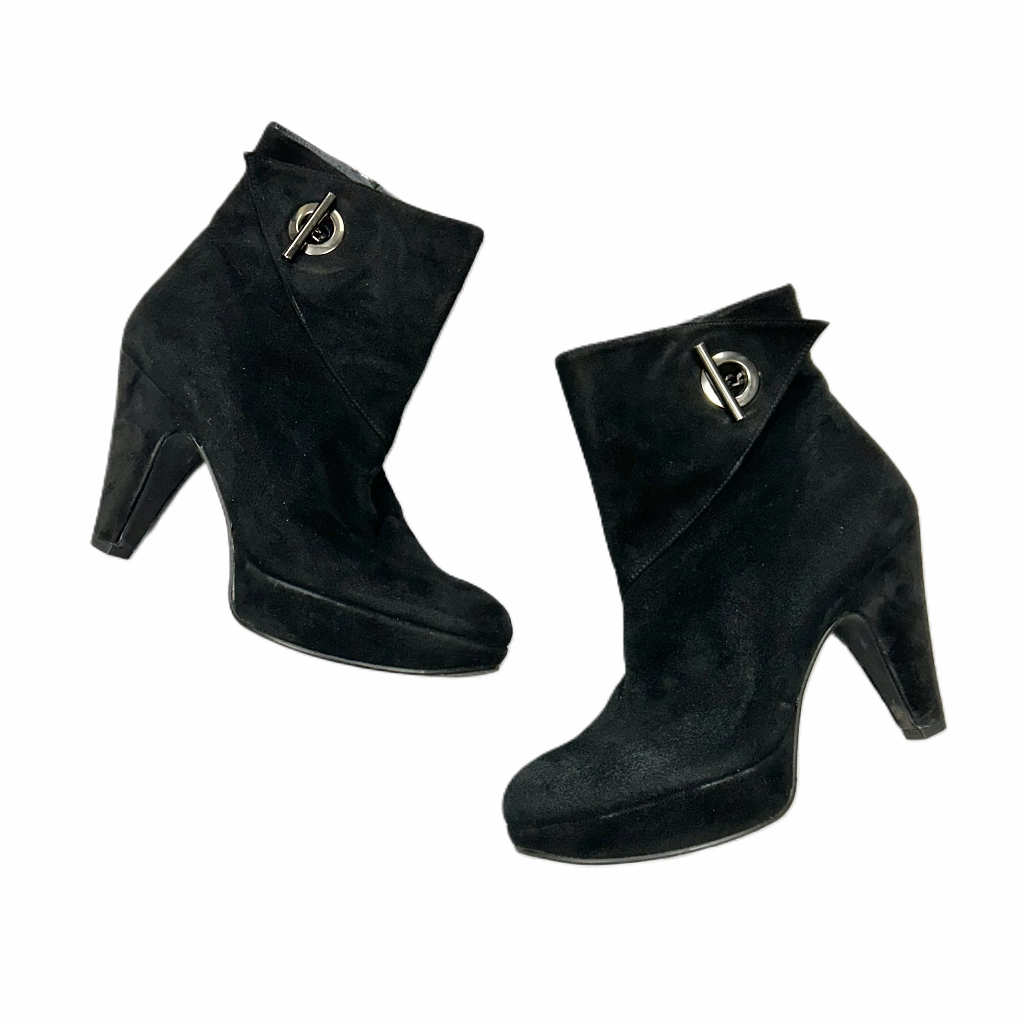 Neutral Glow Flex grooves Boots Designer By Stuart Weitzman In Black, Size: 8