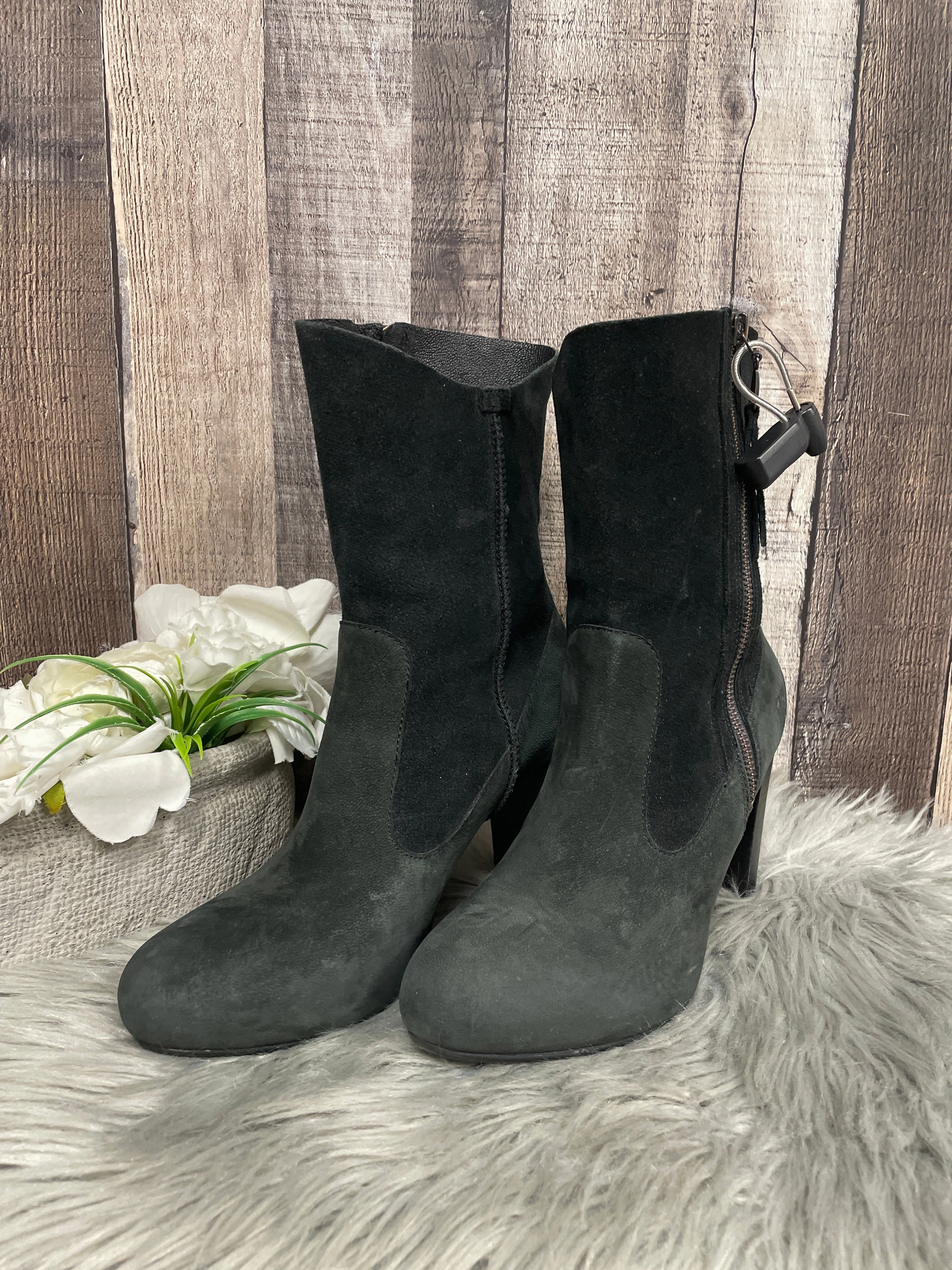 Boots Designer By Ugg In Black, Size: 7.5 Durable Stitching Sky View