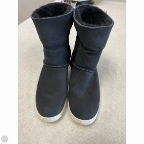 Boots Designer By Ugg In Black, Size: 7 Multi Directional Tread Pattern