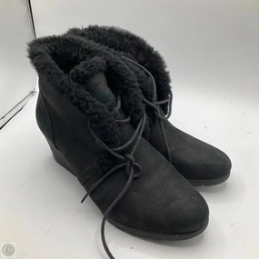 Boots Designer By Ugg In Black, Size: 8.5 Ventilation Perforation System Ergonomic Footbed Shape