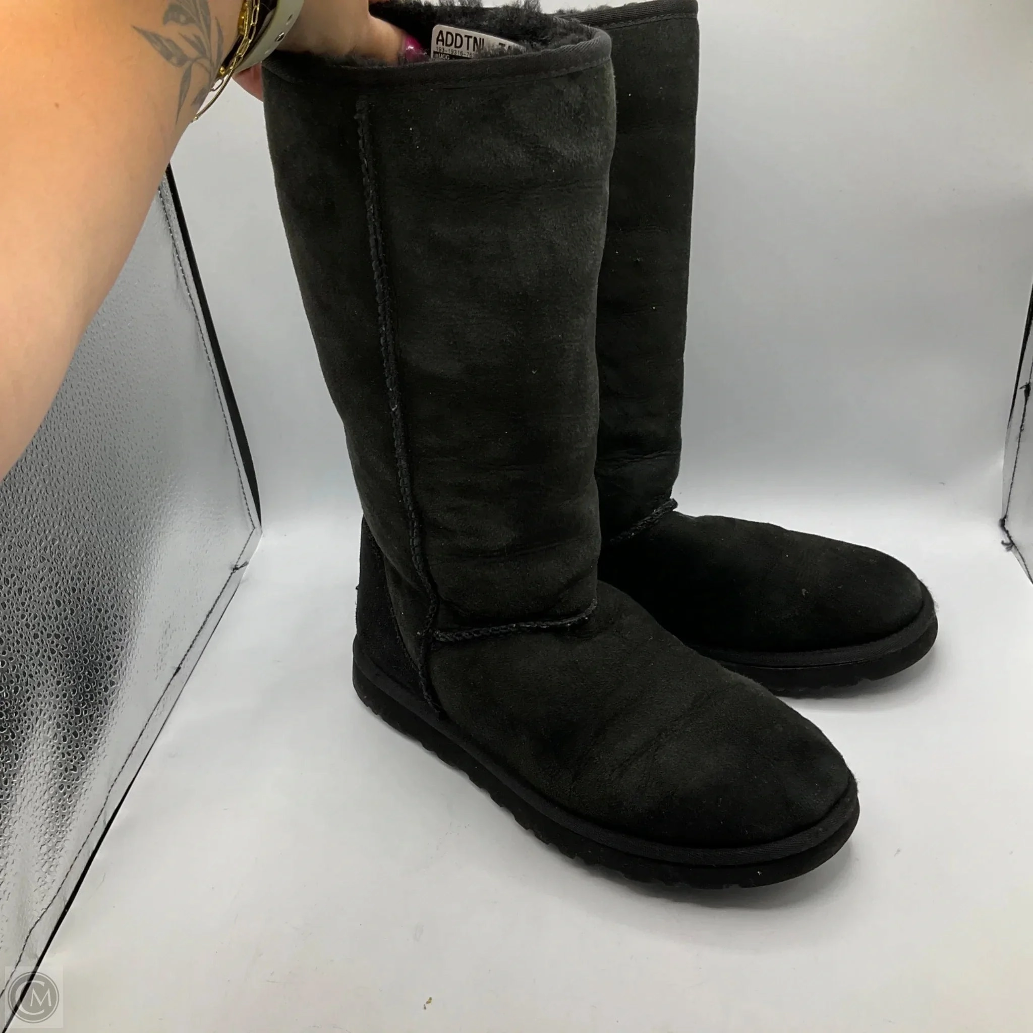 Boots Designer By Ugg In Black, Size: 8 Wear Resistant Outsole Wide toe box