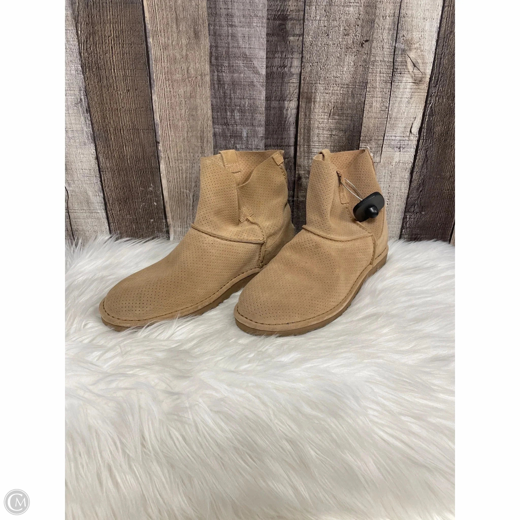 Formal Mode Boots Designer By Ugg In Tan, Size: 9