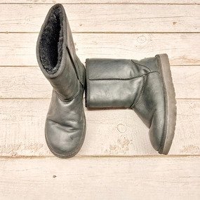 Elegant Mood Greek Ease Boots Designer By Ugg  Size: 9