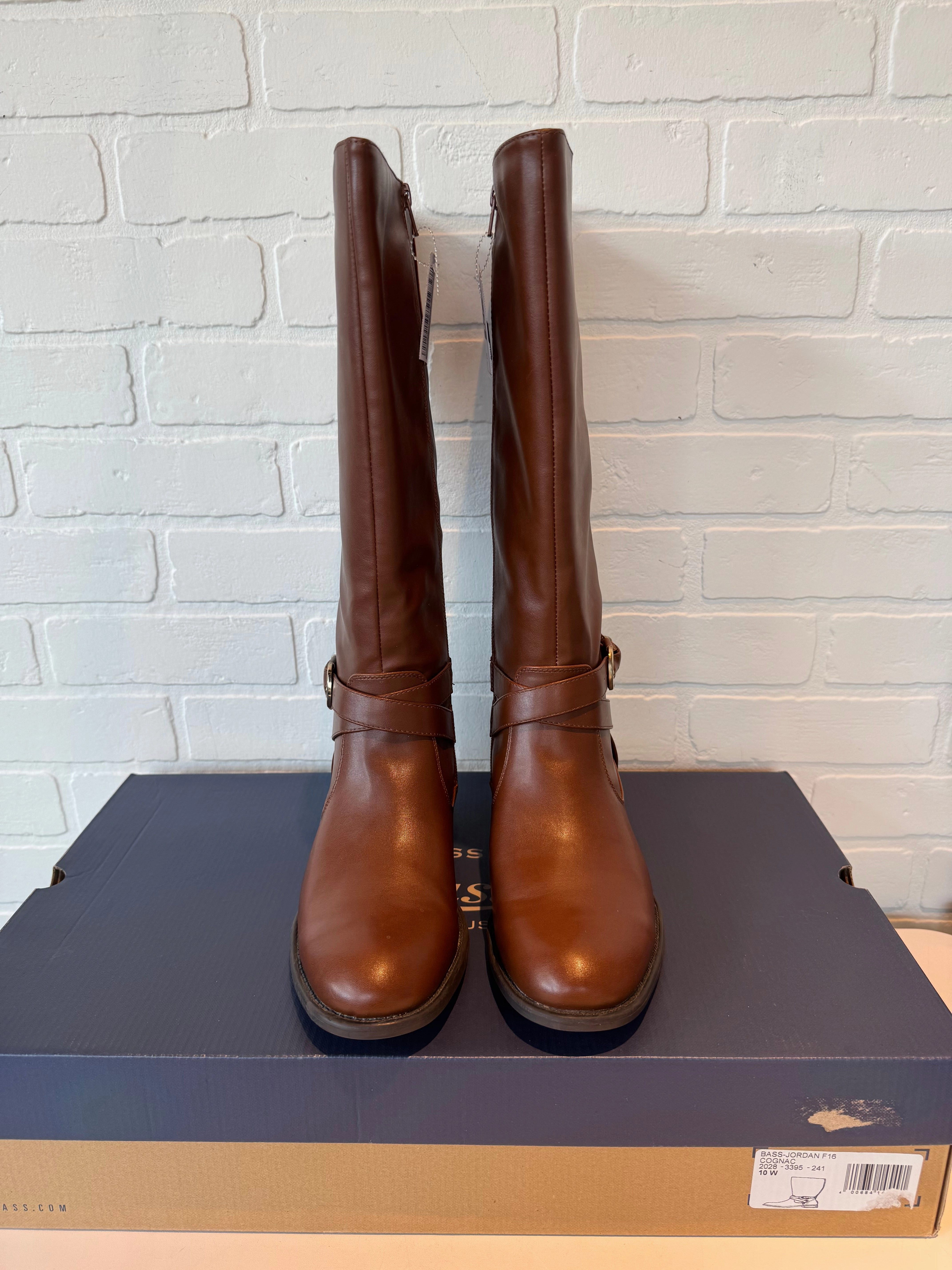 Boots Knee Flats By Bass In Brown, Size: 10 Comfort Ankle Support Durable Shell Outdoor Trek