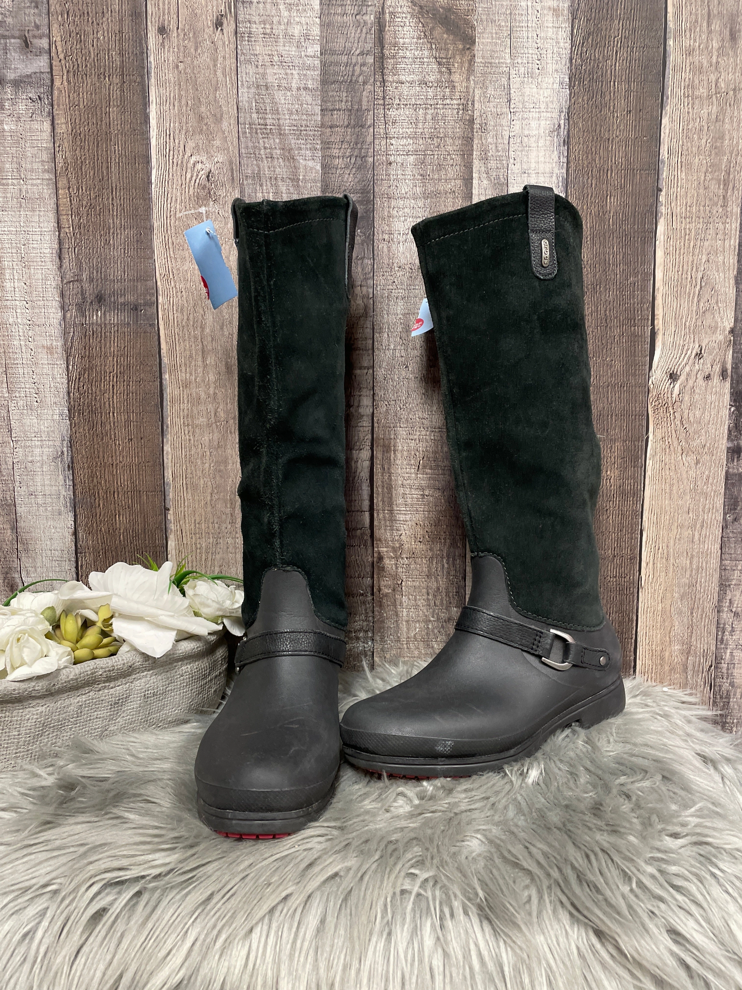 Comfortable Feeling Boots Knee Flats By Crocs In Black, Size: 7