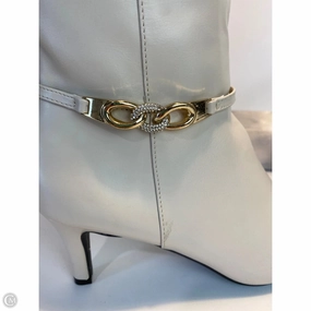 Abrasion Resistant Materials Quick Pull Boots Knee Heels By Clothes Mentor In Cream, Size: 6.5