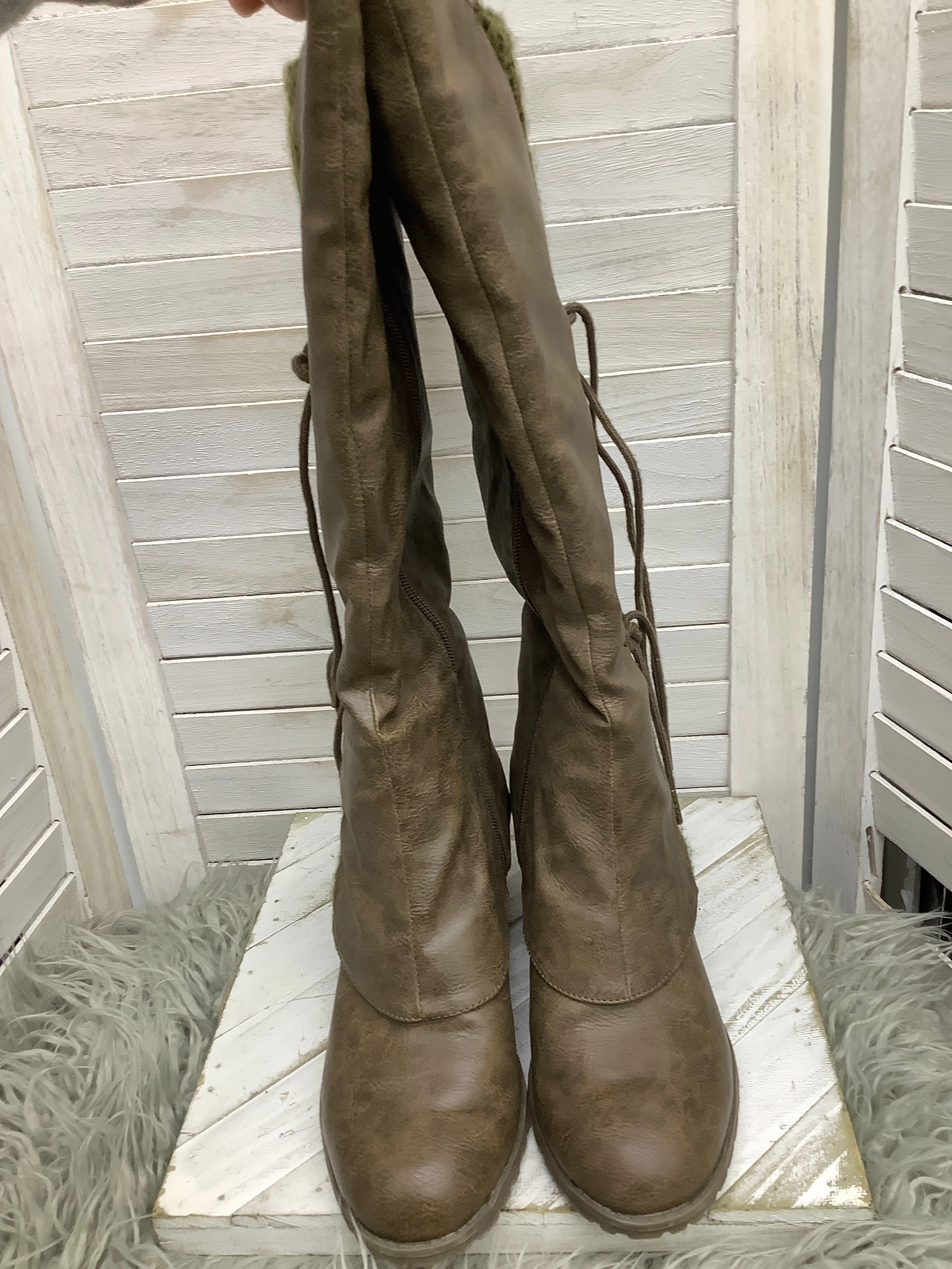 Boots Knee Heels By Clothes Mentor  Size: 11 Mid Rise Neutral Pair