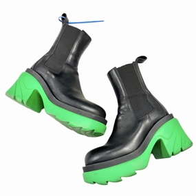 Gel Soft Stretch Fabric Travel Light Boots Luxury Designer By Bottega Veneta In Black & Green, Size: 7