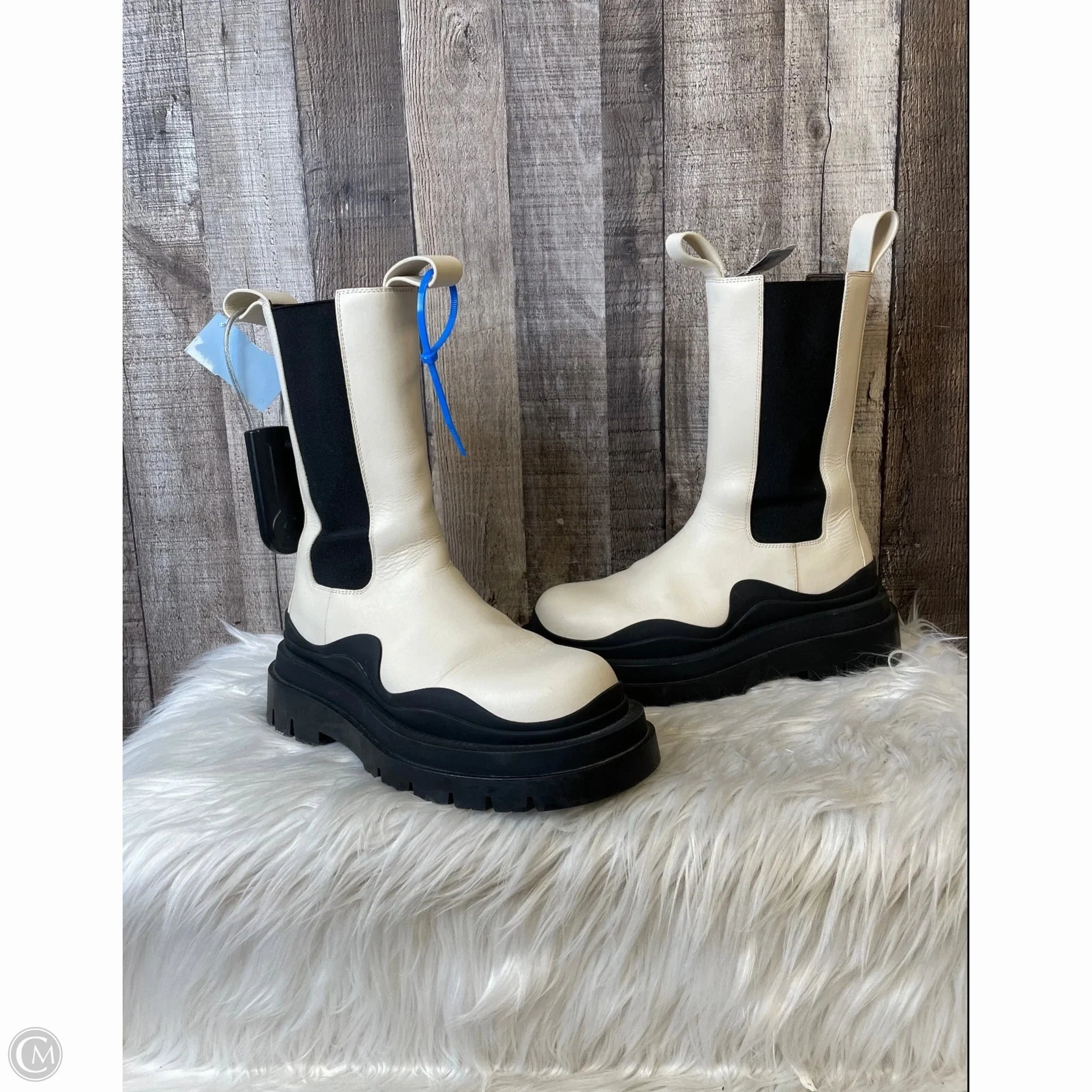 Boots Luxury Designer By Bottega Veneta In Cream, Size: 7 Meadow Glow Wave Flow