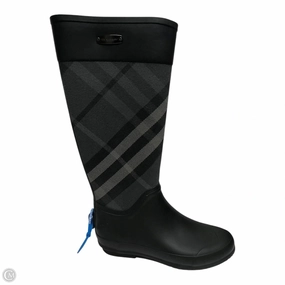 Boots Luxury Designer By Burberry In Plaid Pattern, Size: 6.5 Anti Odor Technology