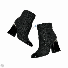 Outfit Key Boots Luxury Designer By Chanel In Black & Silver, Size: 9