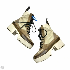 Summer cool Boots Luxury Designer By Louis Vuitton In Brown & Cream, Size: 7