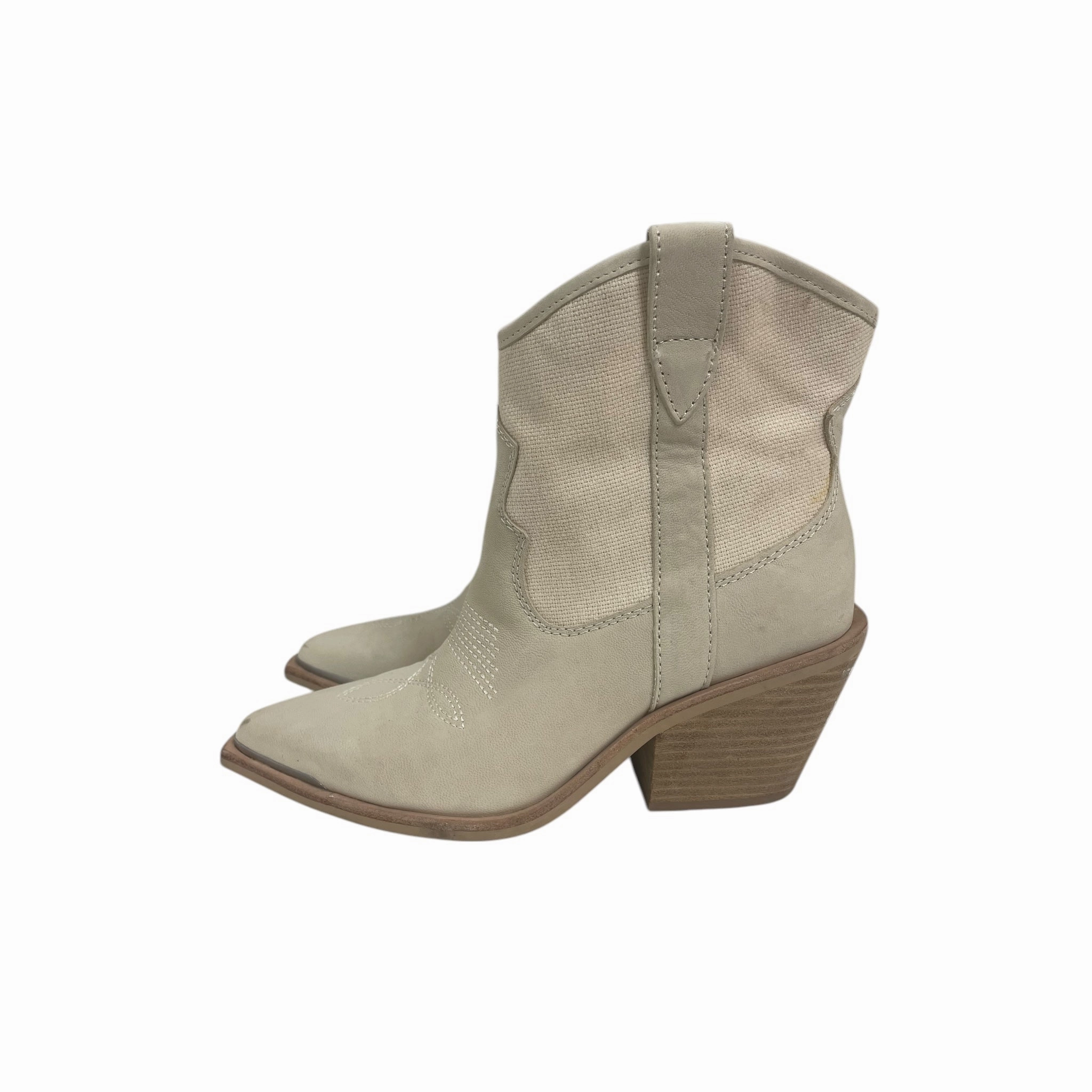 Boots Western By Dolce Vita In White, Size:6.5 Trek Ready Casual Comfort