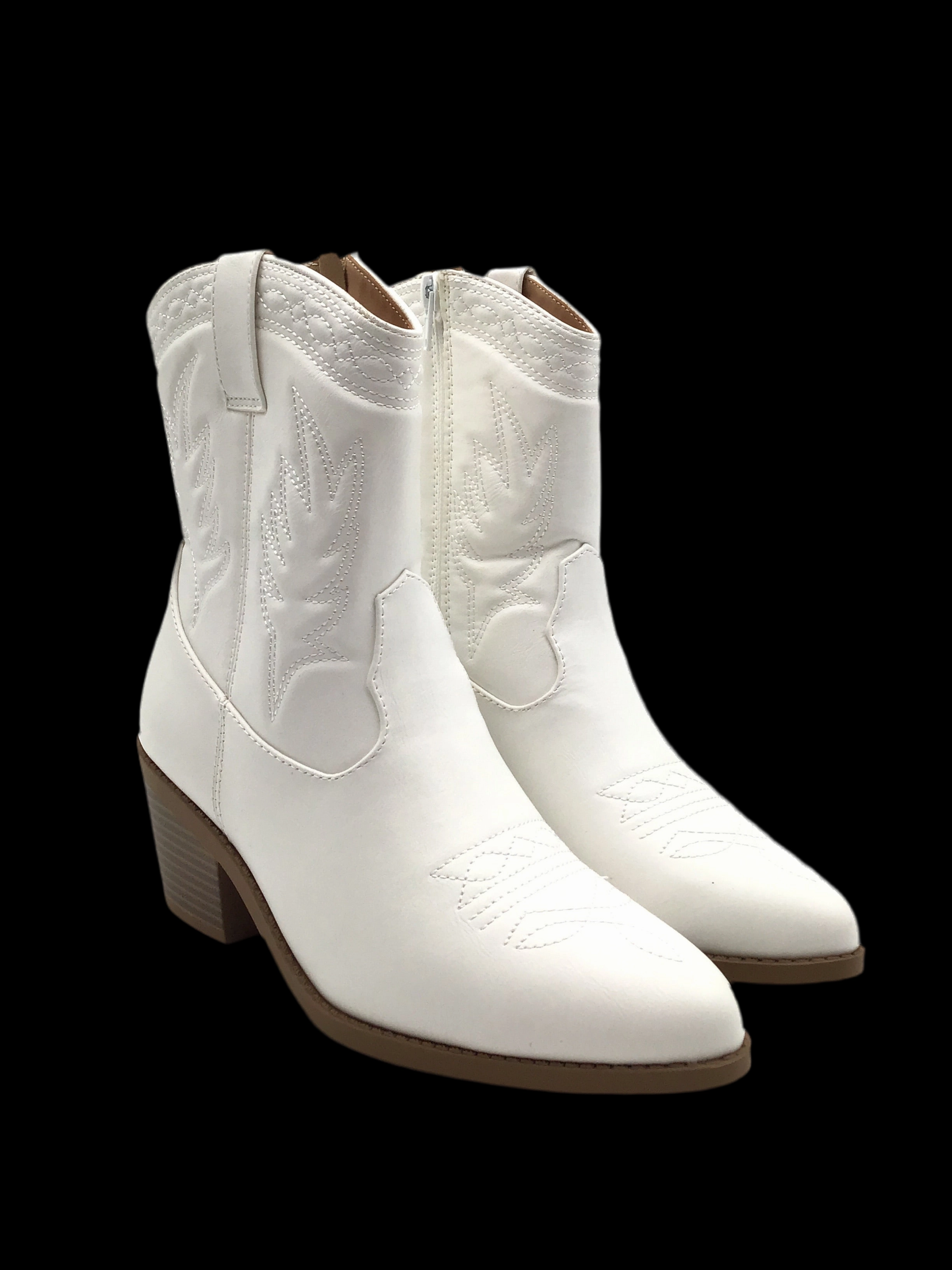 Boots Western By Soda In Cream, Size: 8.5 Sleek Fit