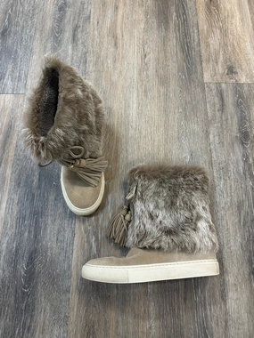 Minimalist Aesthetic Design Boots Designer By Tory Burch In Grey, Size: 6