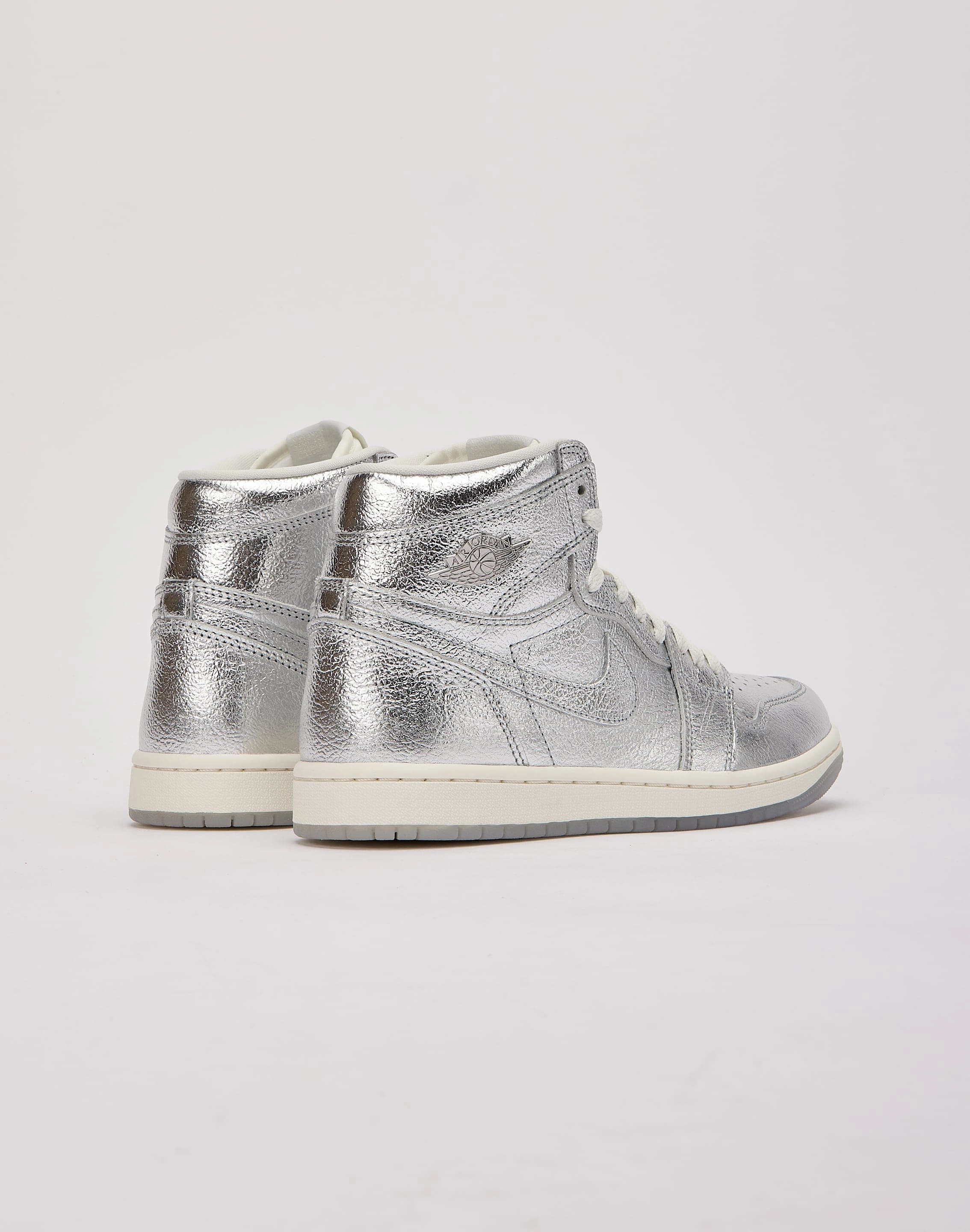Jordan Air Jordan 1 Retro High OG 'Chrome' Cushioned Slip Resistant Outdoor Explorers