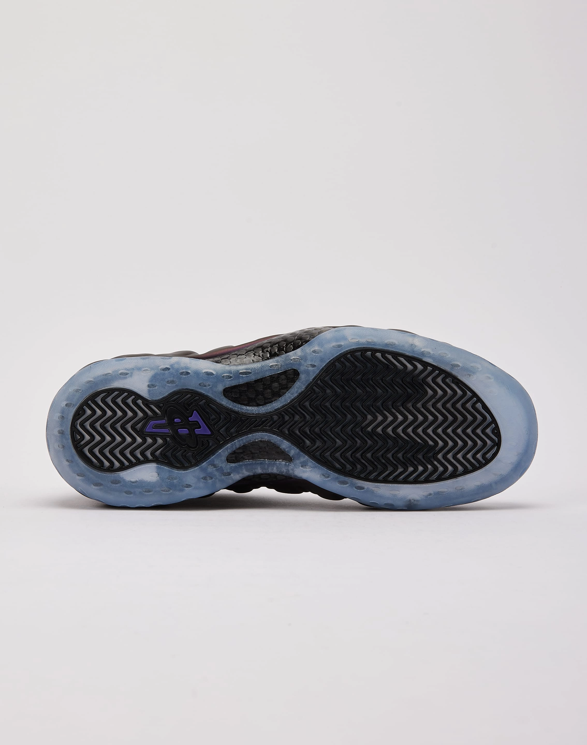 Nike Air Foamposite One 'Black and Varsity Purple' Seamless Inner Construction