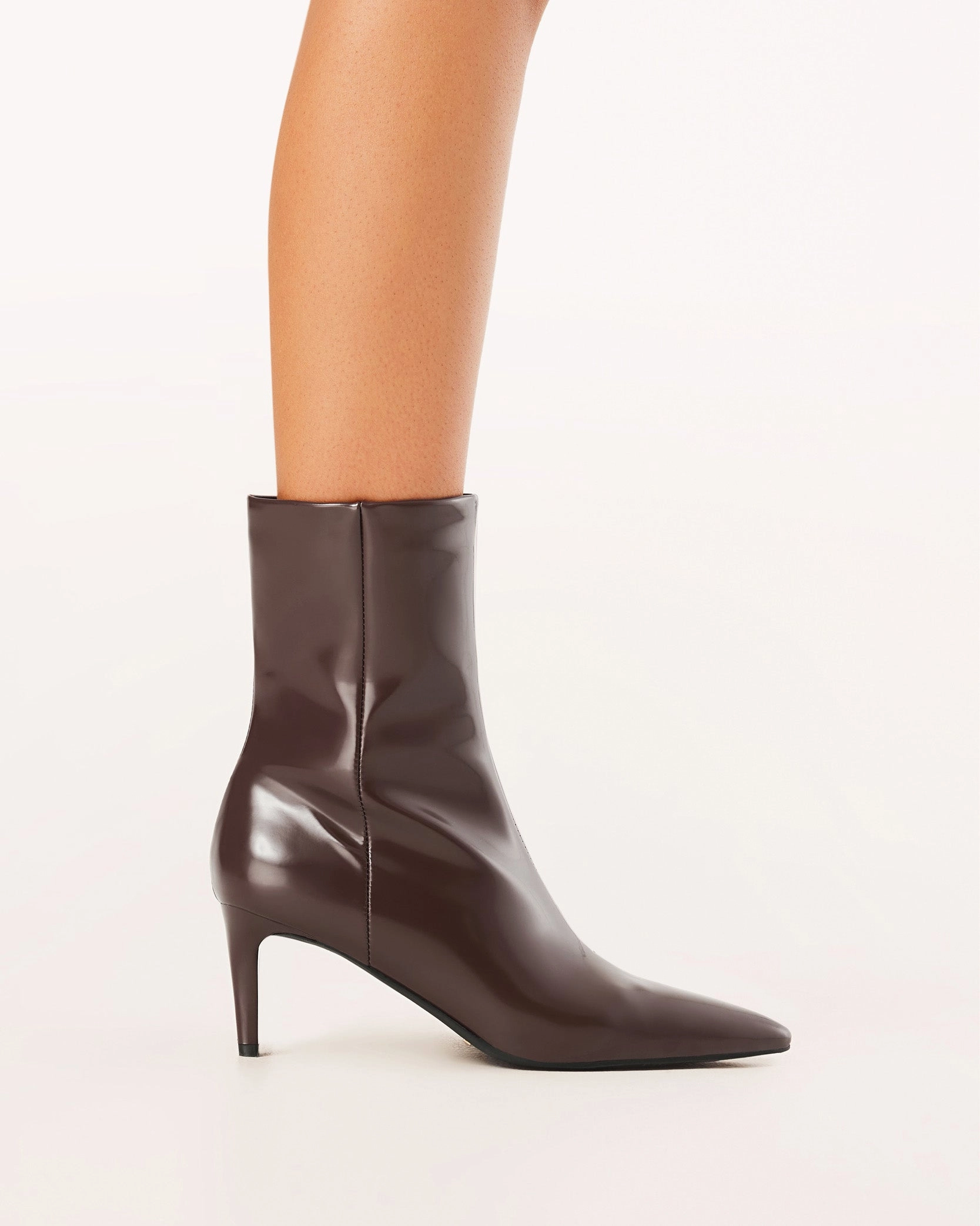 AINSLEY - CHOC SHINE Reinforced Form Backcountry Camper