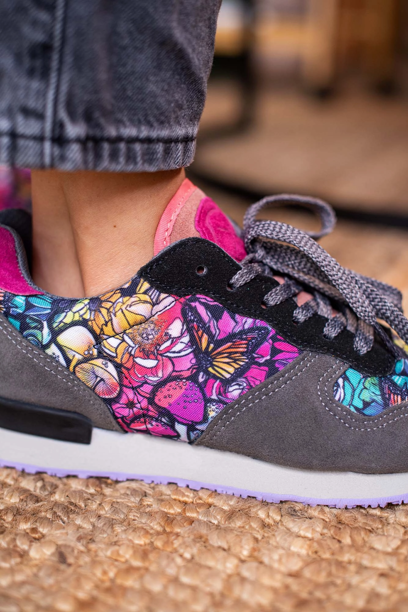 Lightweight Frame Structure Chanterelle - Vegan Jogger