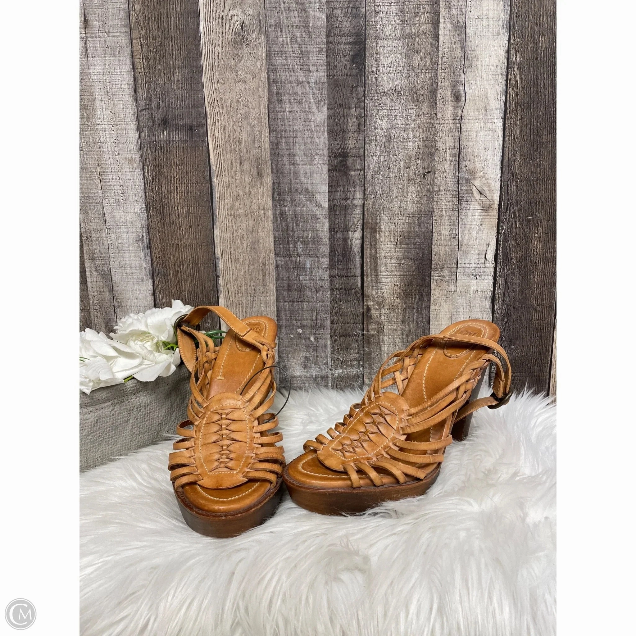 Court Grip Modern Bold Sandals Designer By Frye In Tan, Size: 11