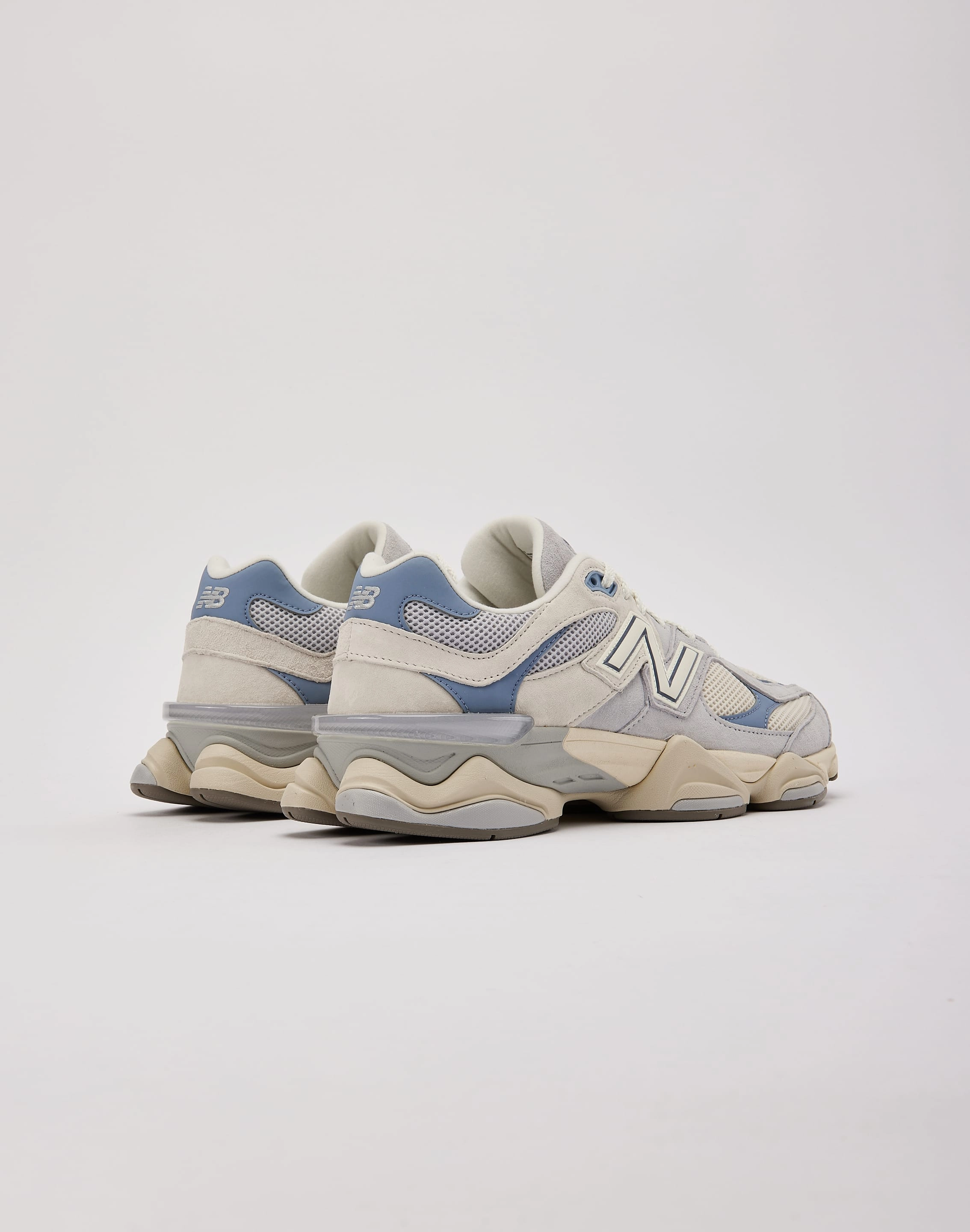 female athlete shoes New Balance 9060