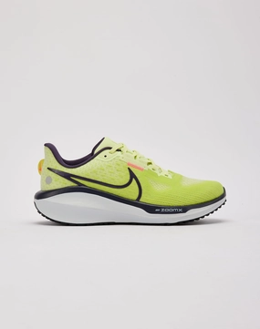 Ergonomic Last Design Nike Vomero 17