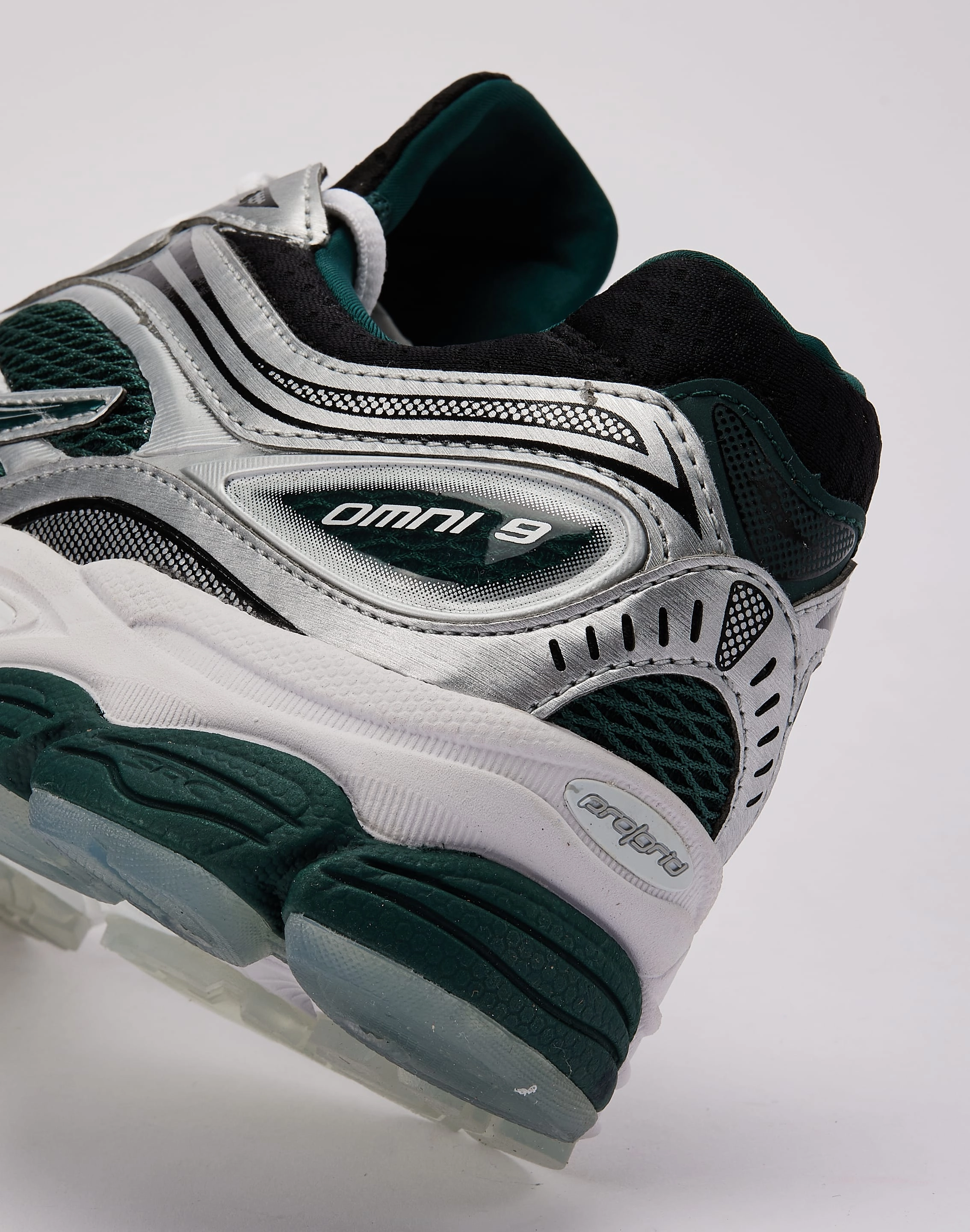 beginner running footwear Max Air Saucony ProGrid Omni 9