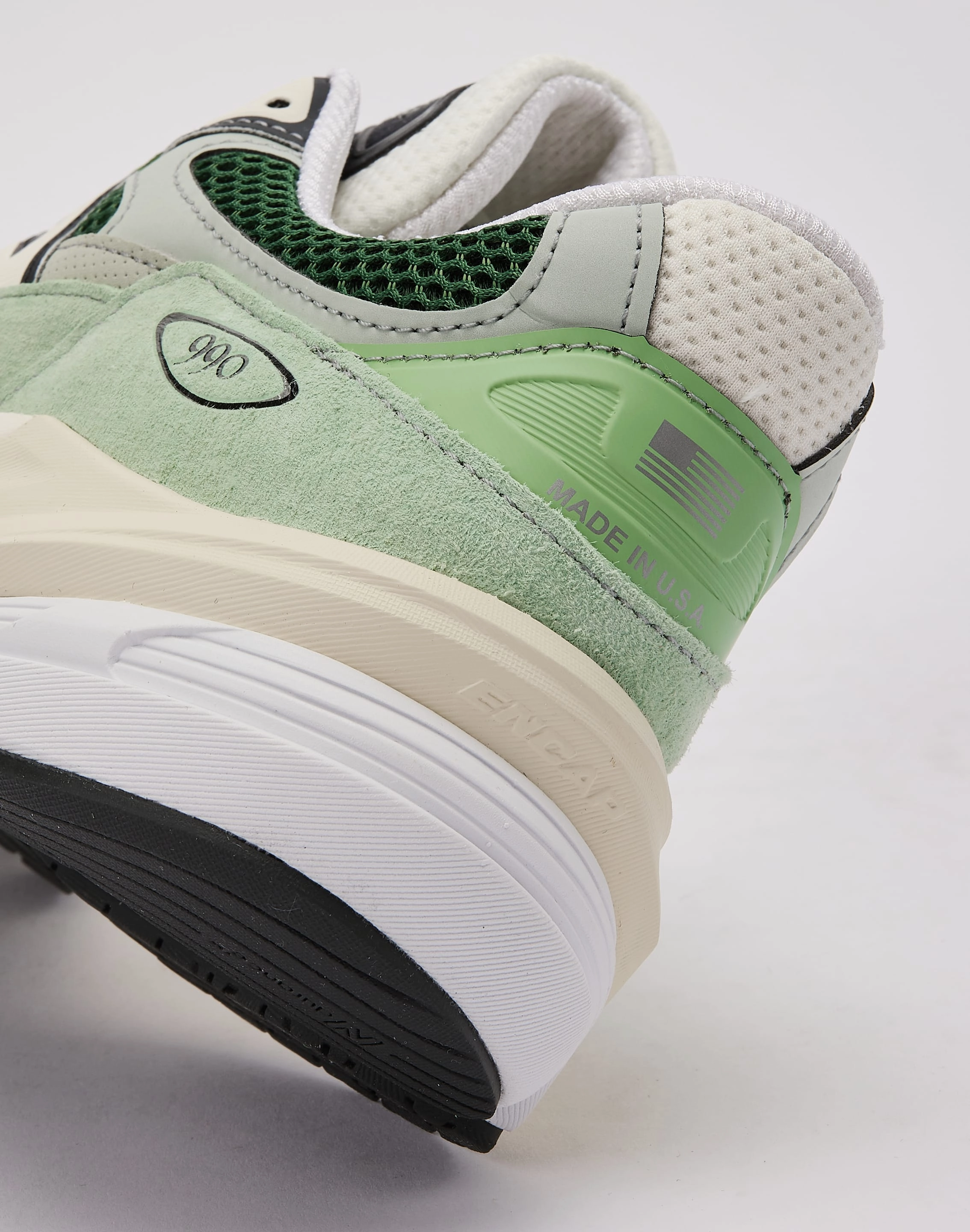 Seamless Transition Design New Balance MADE In USA 990v6