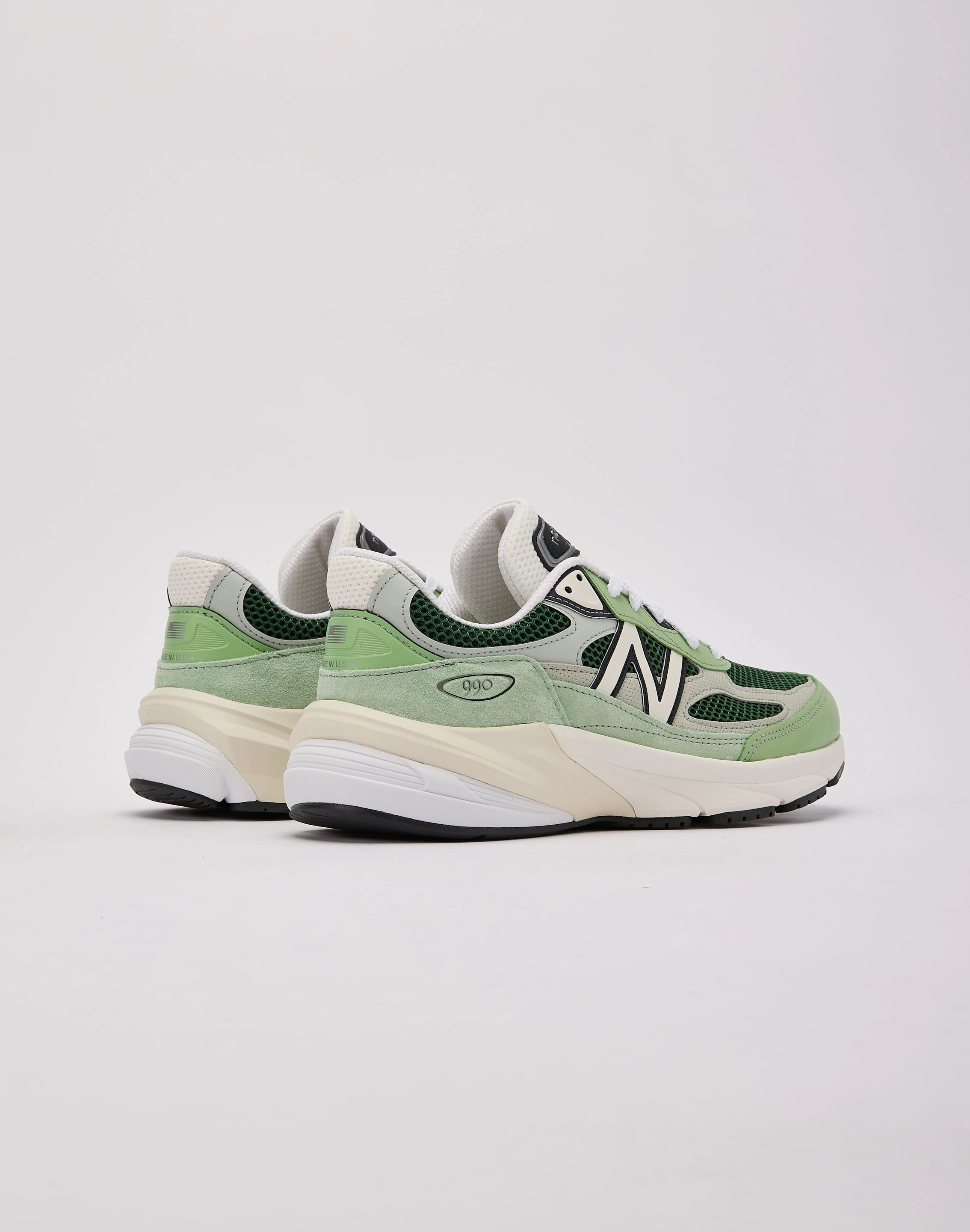 shock - absorbing sole shoes New Balance MADE In USA 990v6