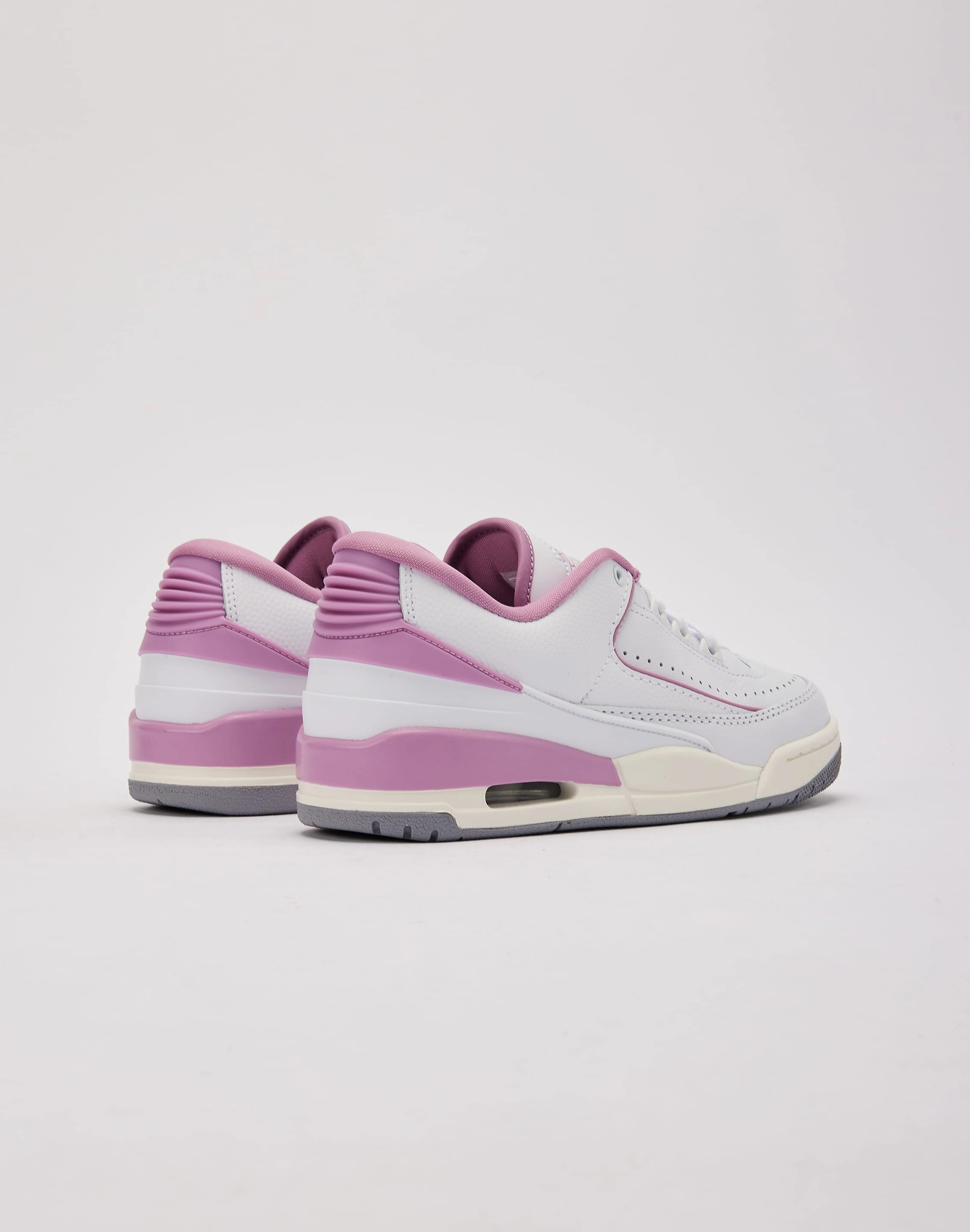 Flexibility Feature Cold Tone Jordan 2/3